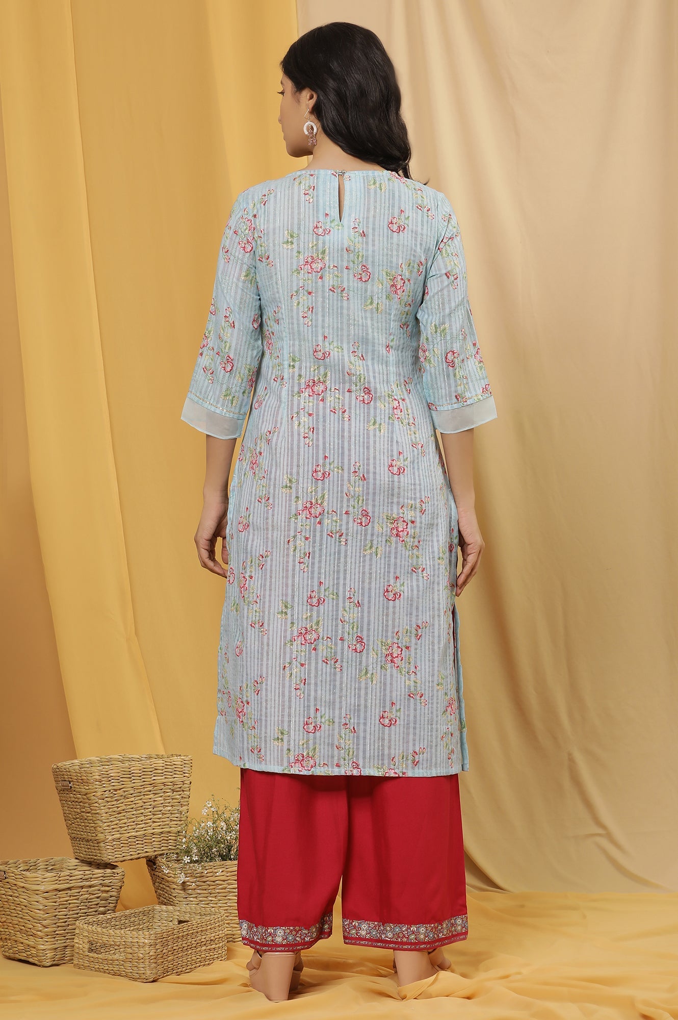 Blue Floral Printed Festive Kurta And Pink Parallel Pants