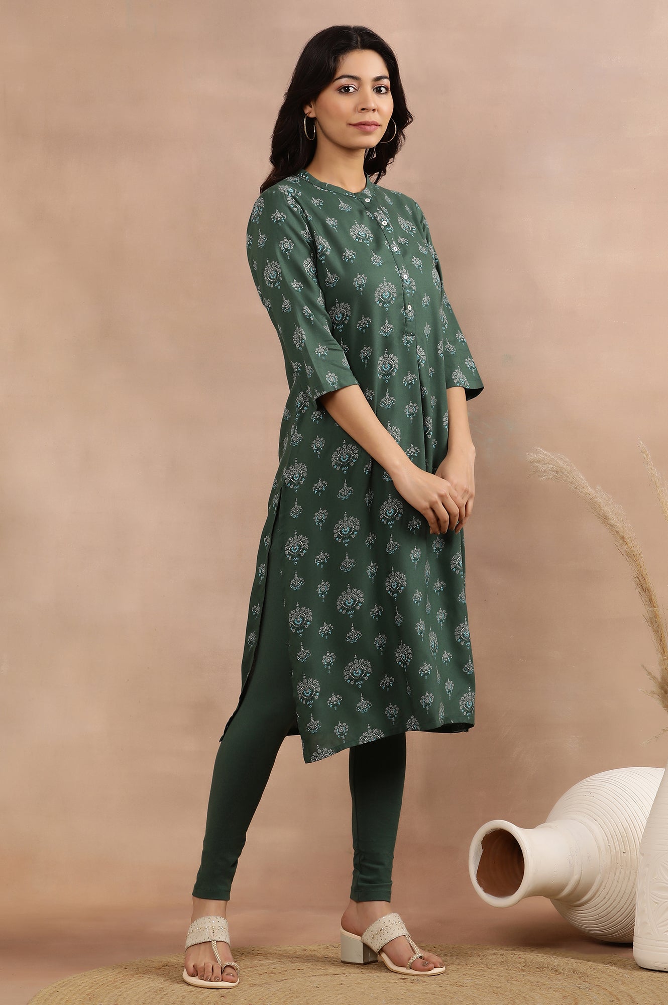 https://cdn.shopify.com/s/files/1/0776/0419/2550/files/24ONWS14642-116397_5.jpg?v=1721919469