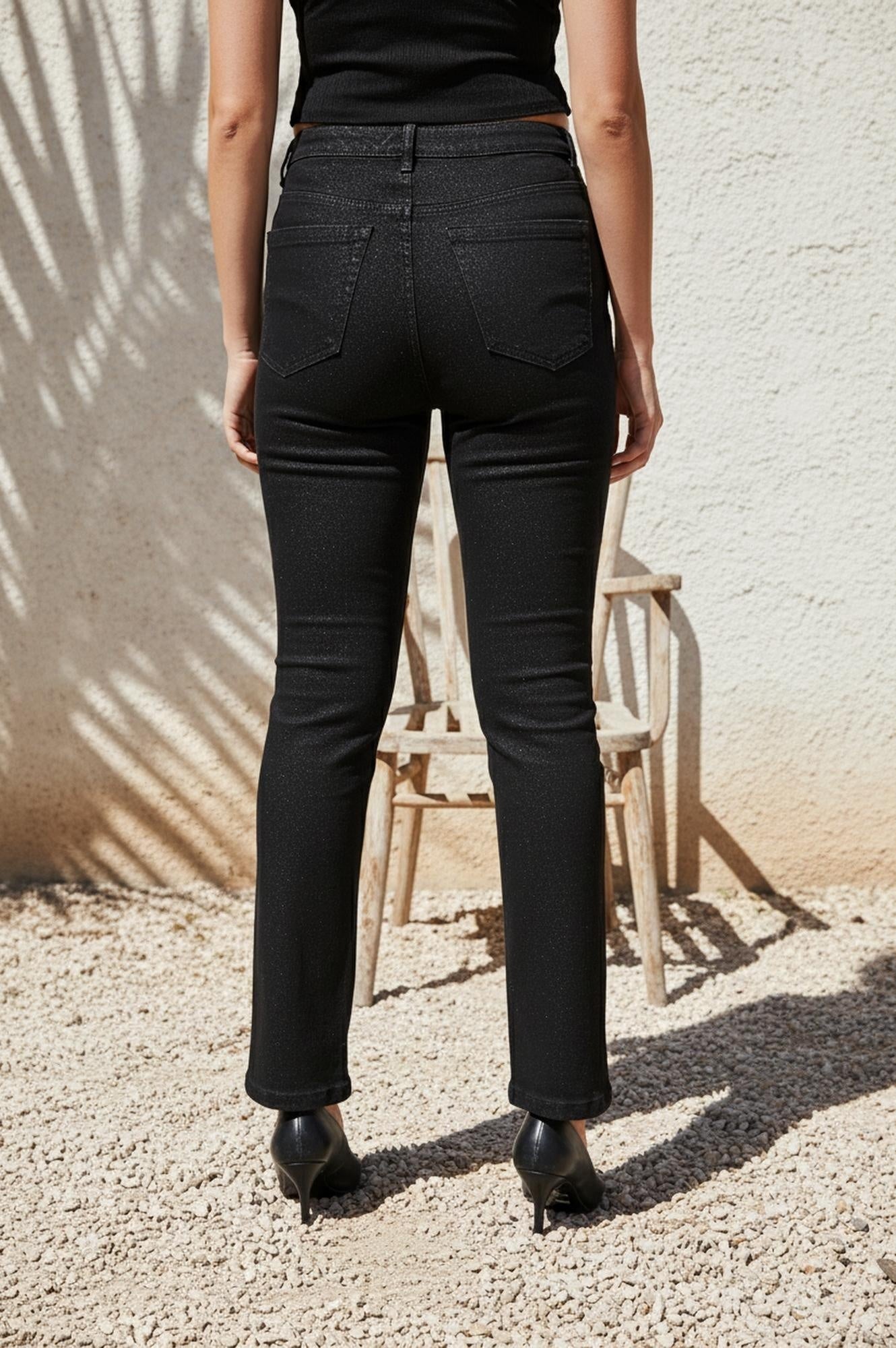 Black Solid Straight Denim Jeans