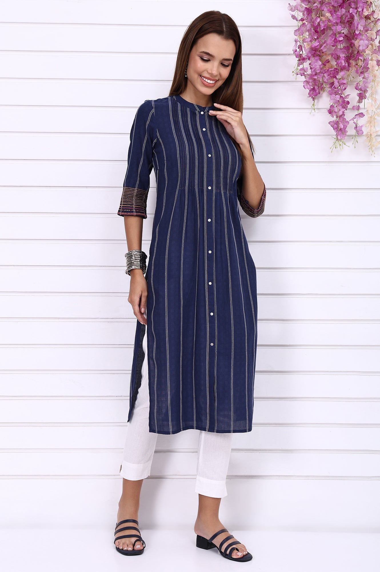 https://cdn.shopify.com/s/files/1/0776/0419/2550/files/A16133-705731_1.jpg?v=1769763178