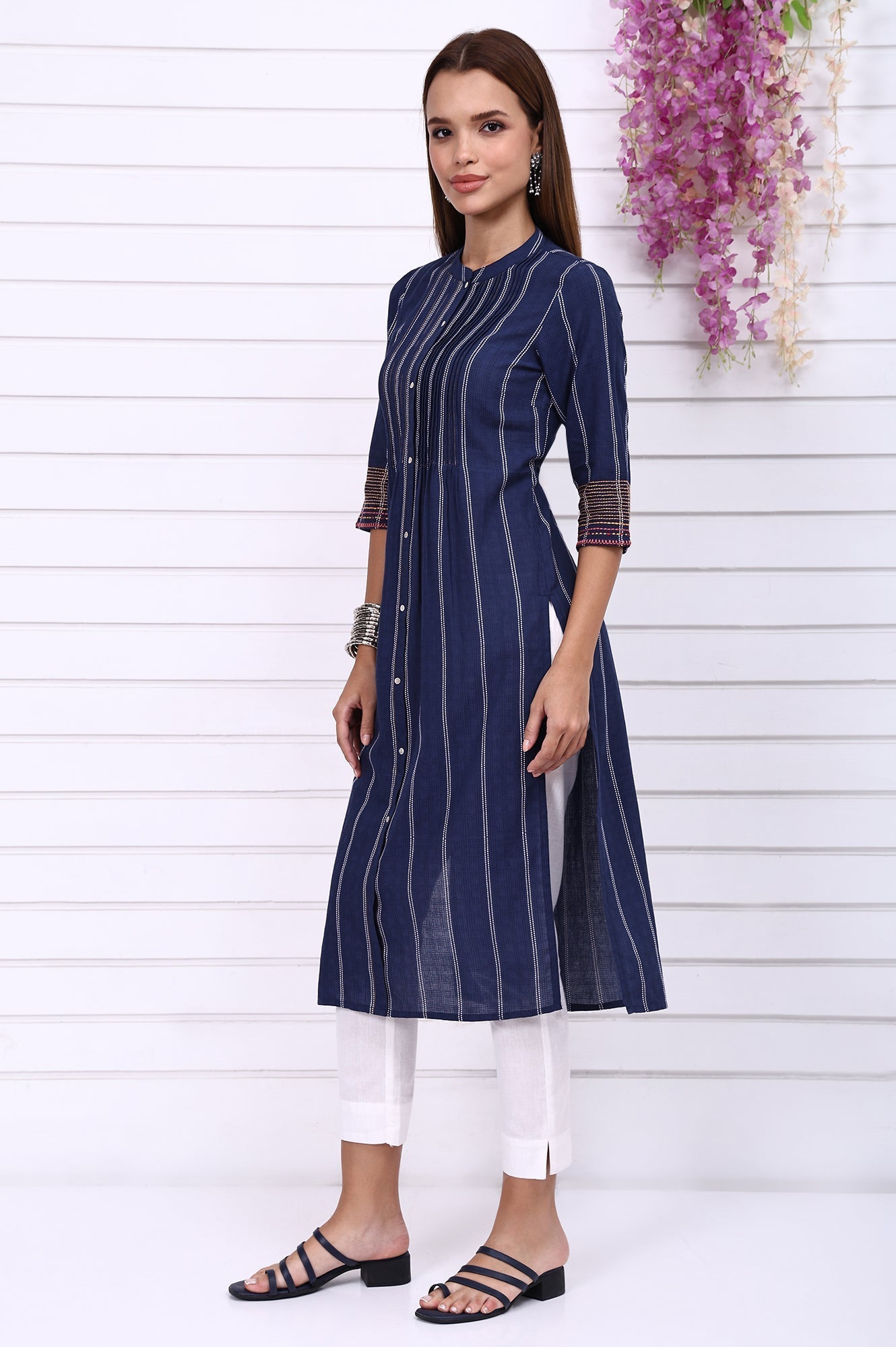 https://cdn.shopify.com/s/files/1/0776/0419/2550/files/A16133-705731_4.jpg?v=1769763178