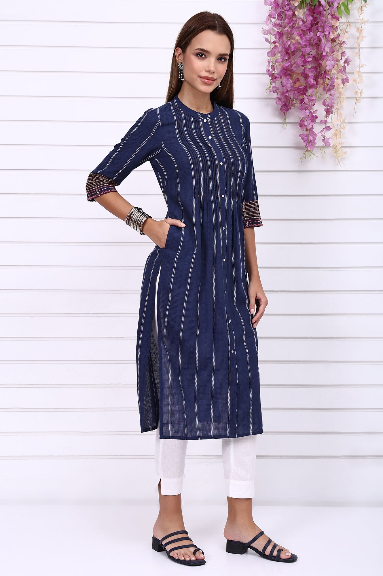 https://cdn.shopify.com/s/files/1/0776/0419/2550/files/A16133-705731_6.jpg?v=1769763178