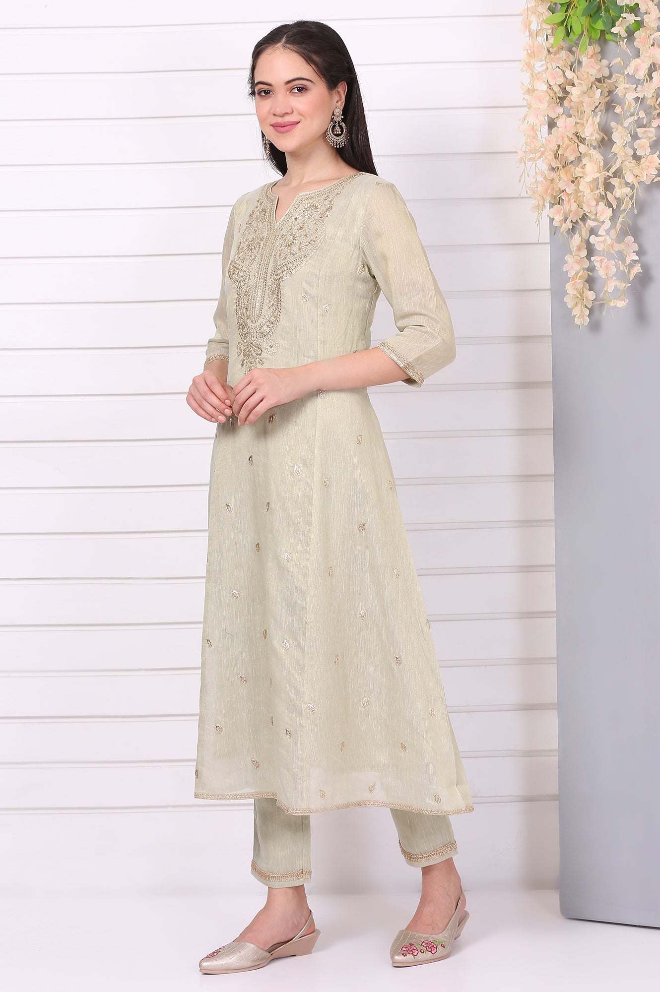 https://cdn.shopify.com/s/files/1/0776/0419/2550/files/AD10675-E607918_4.jpg?v=1769763290