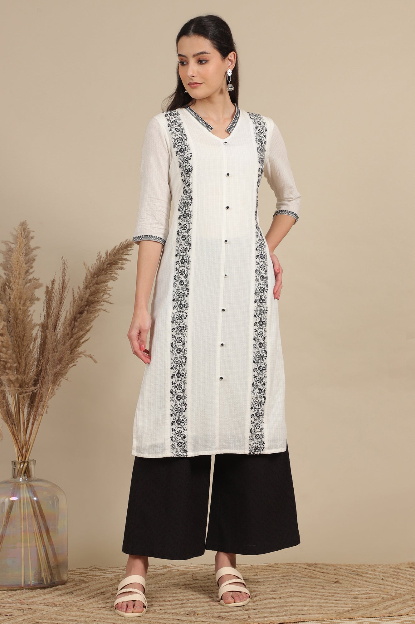 https://cdn.shopify.com/s/files/1/0776/0419/2550/files/AS15734-608255_2.jpg?v=1769763667