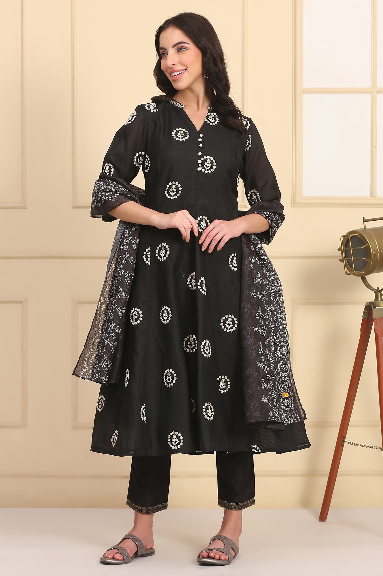 https://cdn.shopify.com/s/files/1/0776/0419/2550/files/AS15810-E608136_1.jpg?v=1769763470