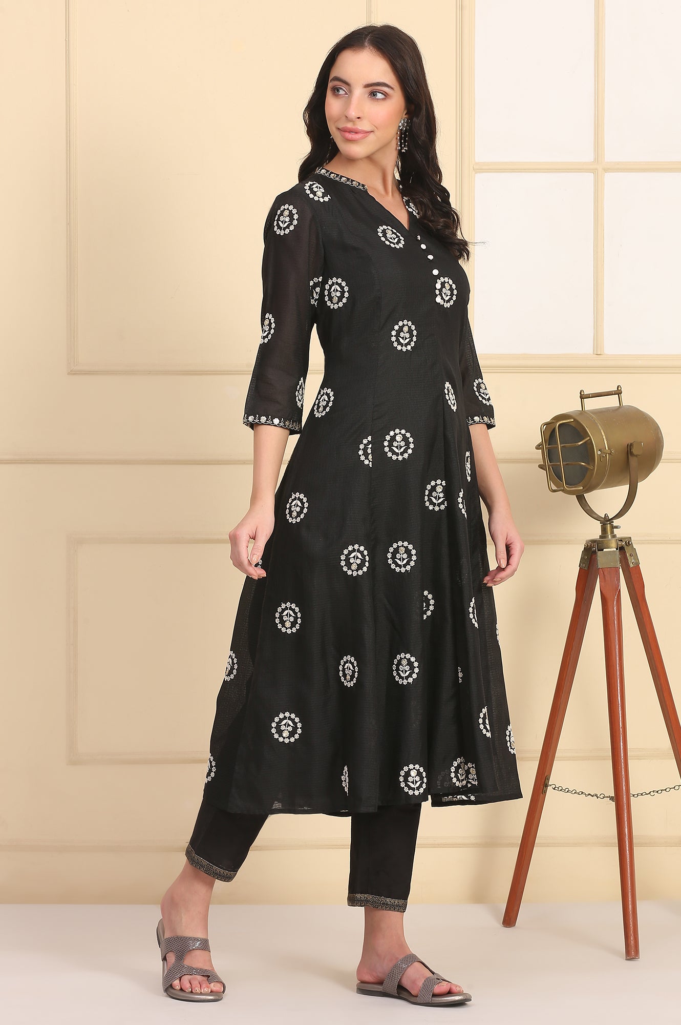 https://cdn.shopify.com/s/files/1/0776/0419/2550/files/AS15810-E608136_6.jpg?v=1769763470