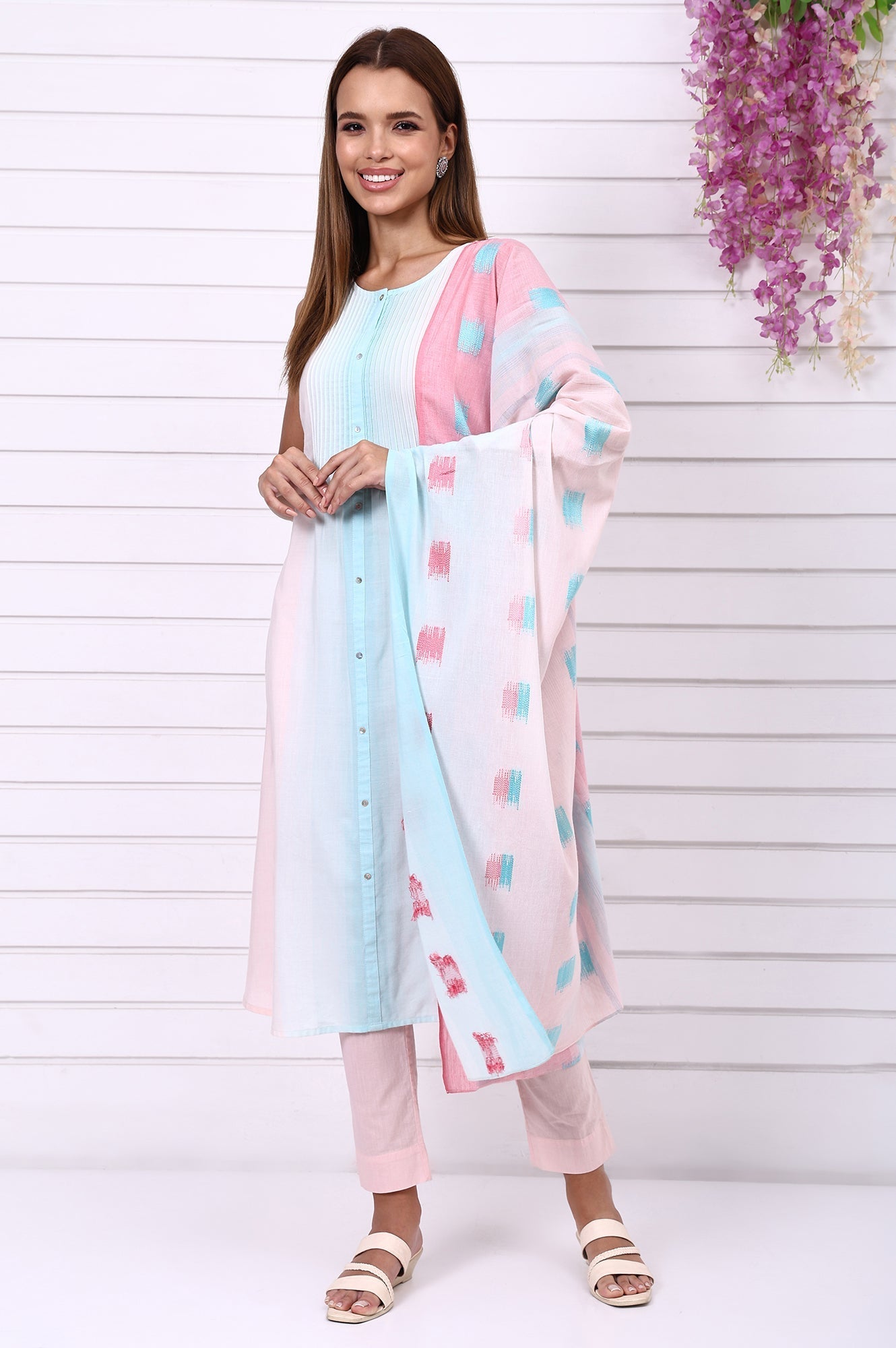 https://cdn.shopify.com/s/files/1/0776/0419/2550/files/AS15960-705657_1.jpg?v=1769763331