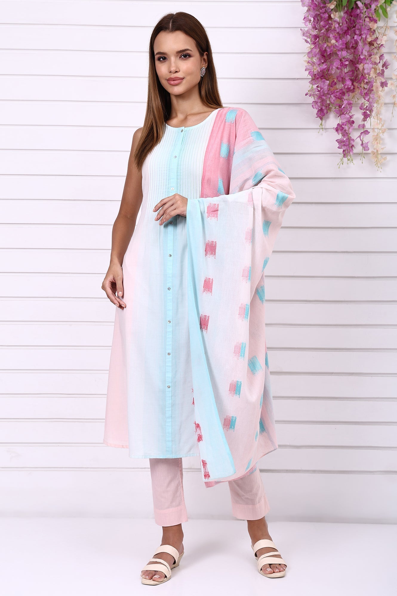 https://cdn.shopify.com/s/files/1/0776/0419/2550/files/AS15960-705657_2.jpg?v=1769763330