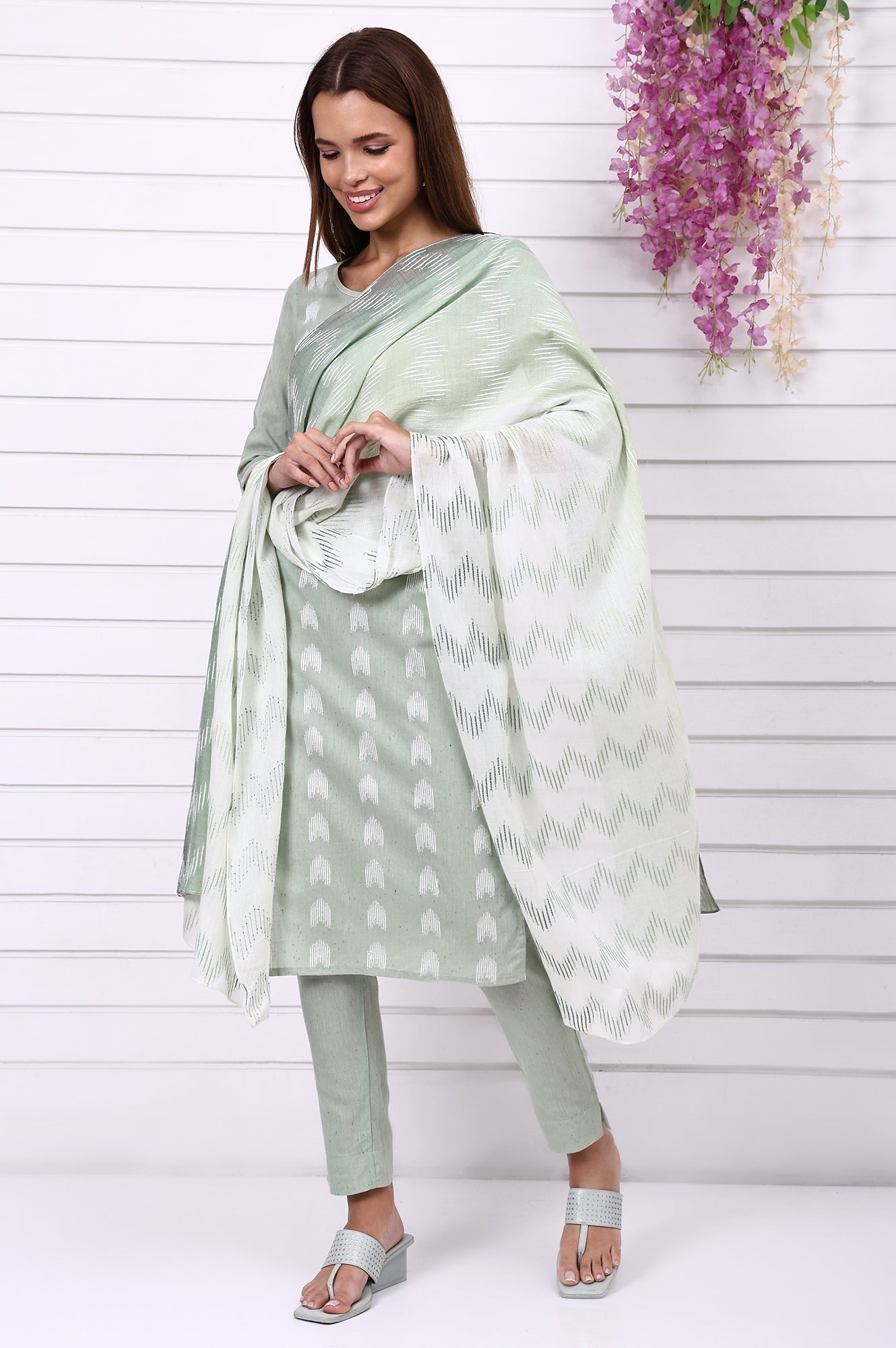 https://cdn.shopify.com/s/files/1/0776/0419/2550/files/AS15962-705666_1.jpg?v=1769764213
