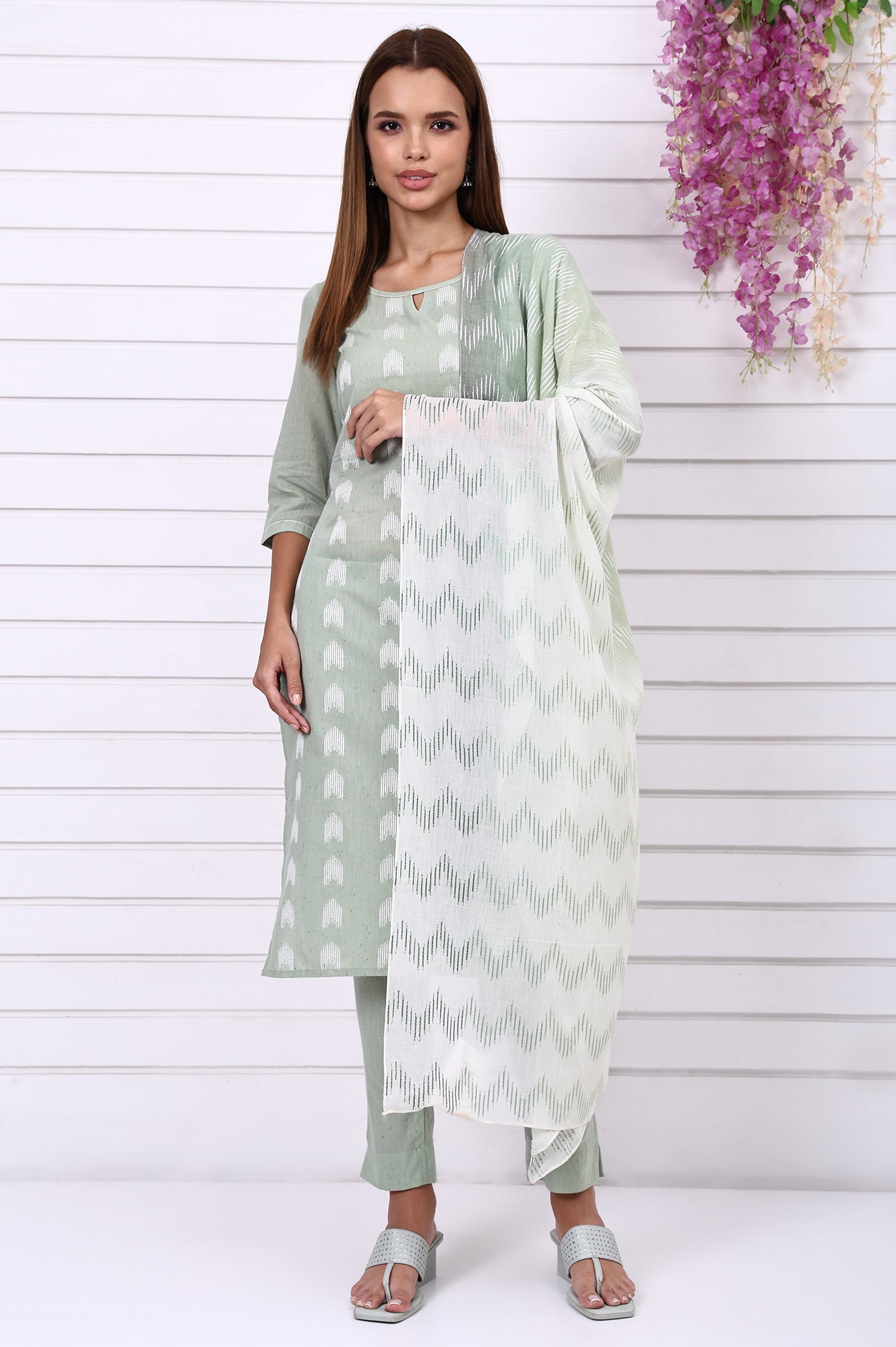 https://cdn.shopify.com/s/files/1/0776/0419/2550/files/AS15962-705666_2.jpg?v=1769764213