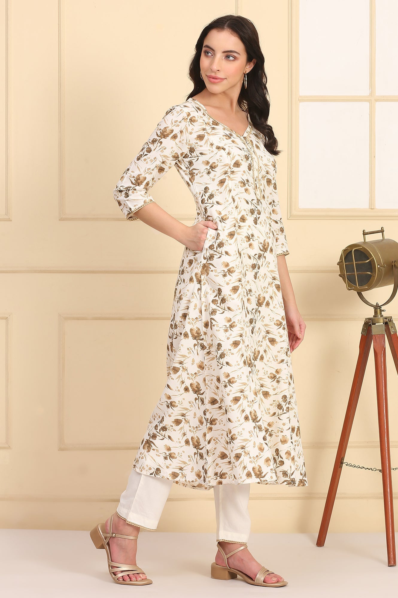 https://cdn.shopify.com/s/files/1/0776/0419/2550/files/AS15990-508728_6.jpg?v=1769763550
