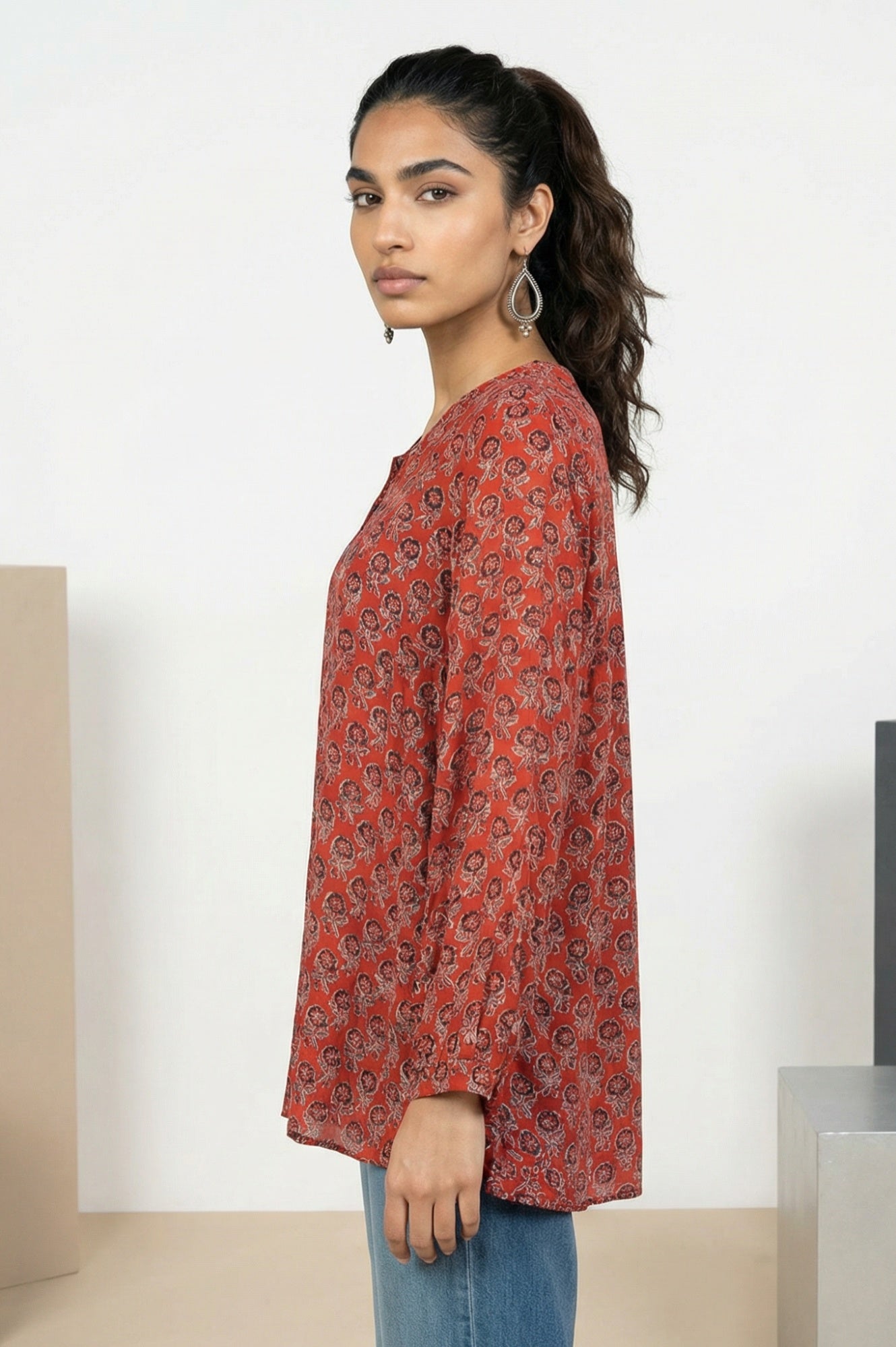 https://cdn.shopify.com/s/files/1/0776/0419/2550/files/F31387-911934_3.jpg?v=1770798392