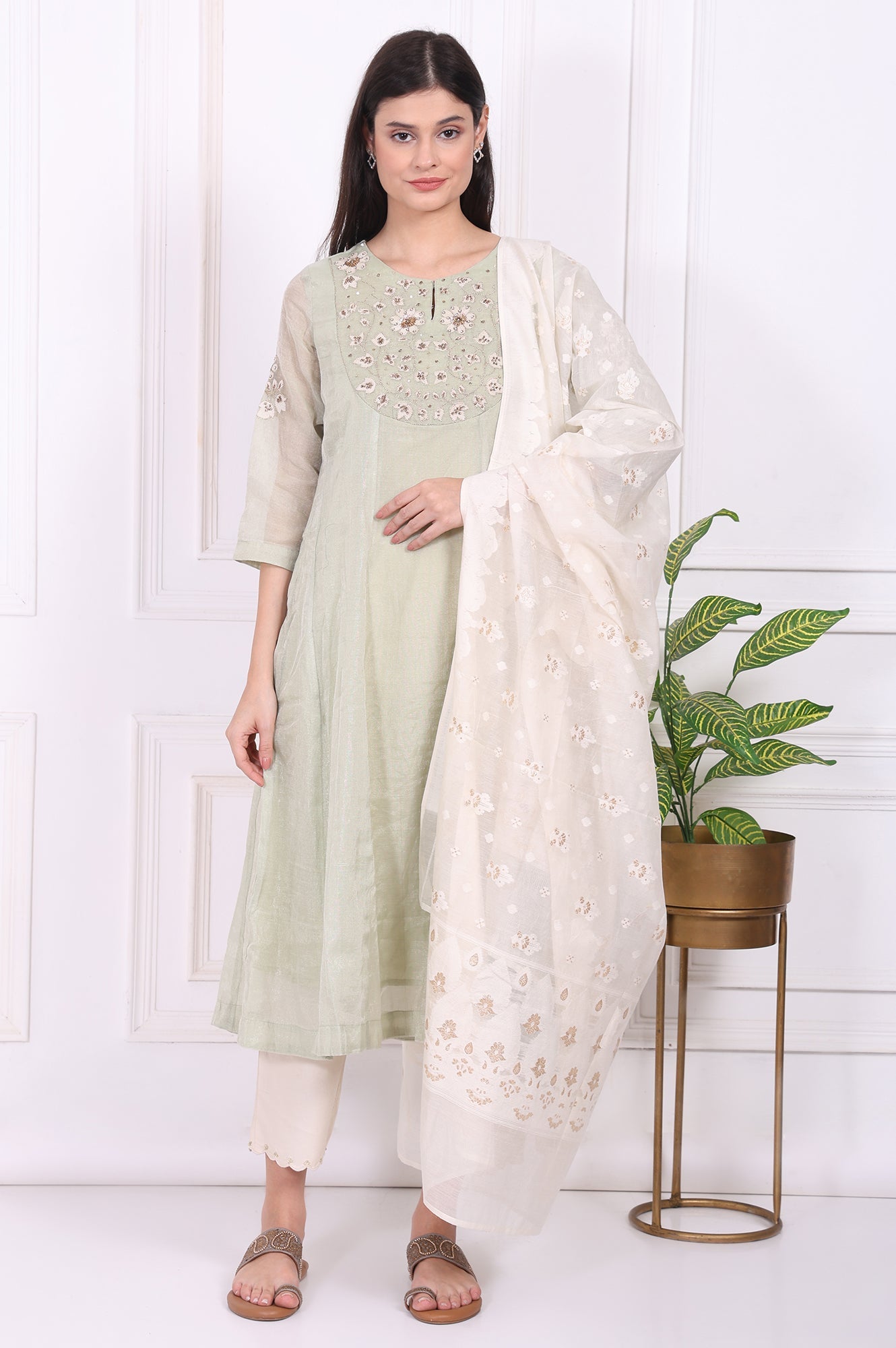 https://cdn.shopify.com/s/files/1/0776/0419/2550/files/FS12142-921208_2.jpg?v=1764652156