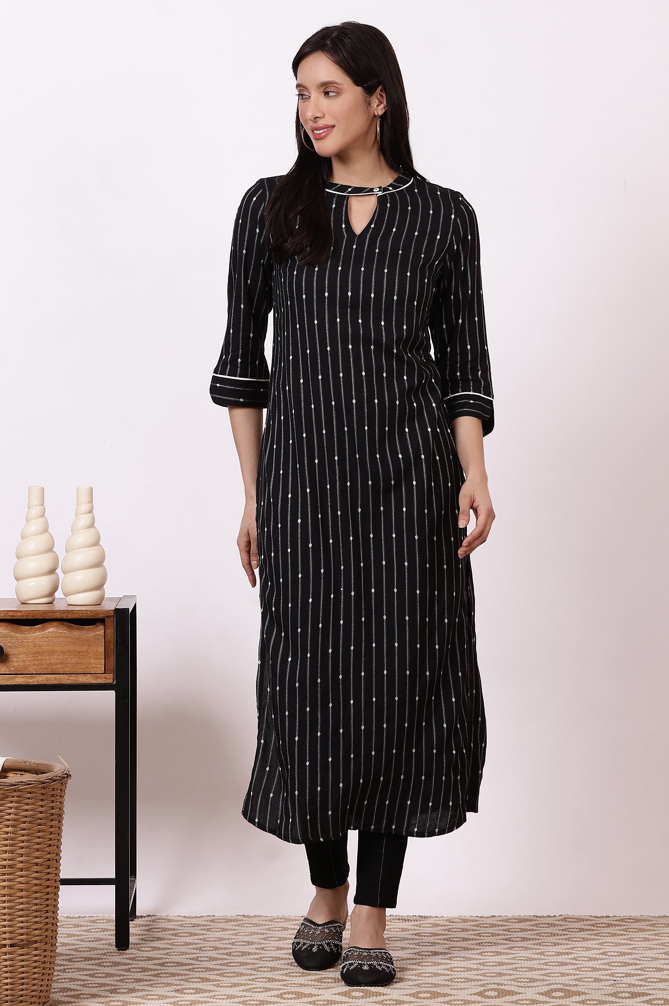 https://cdn.shopify.com/s/files/1/0776/0419/2550/files/ONAS14452-701933_2.jpg?v=1769763081
