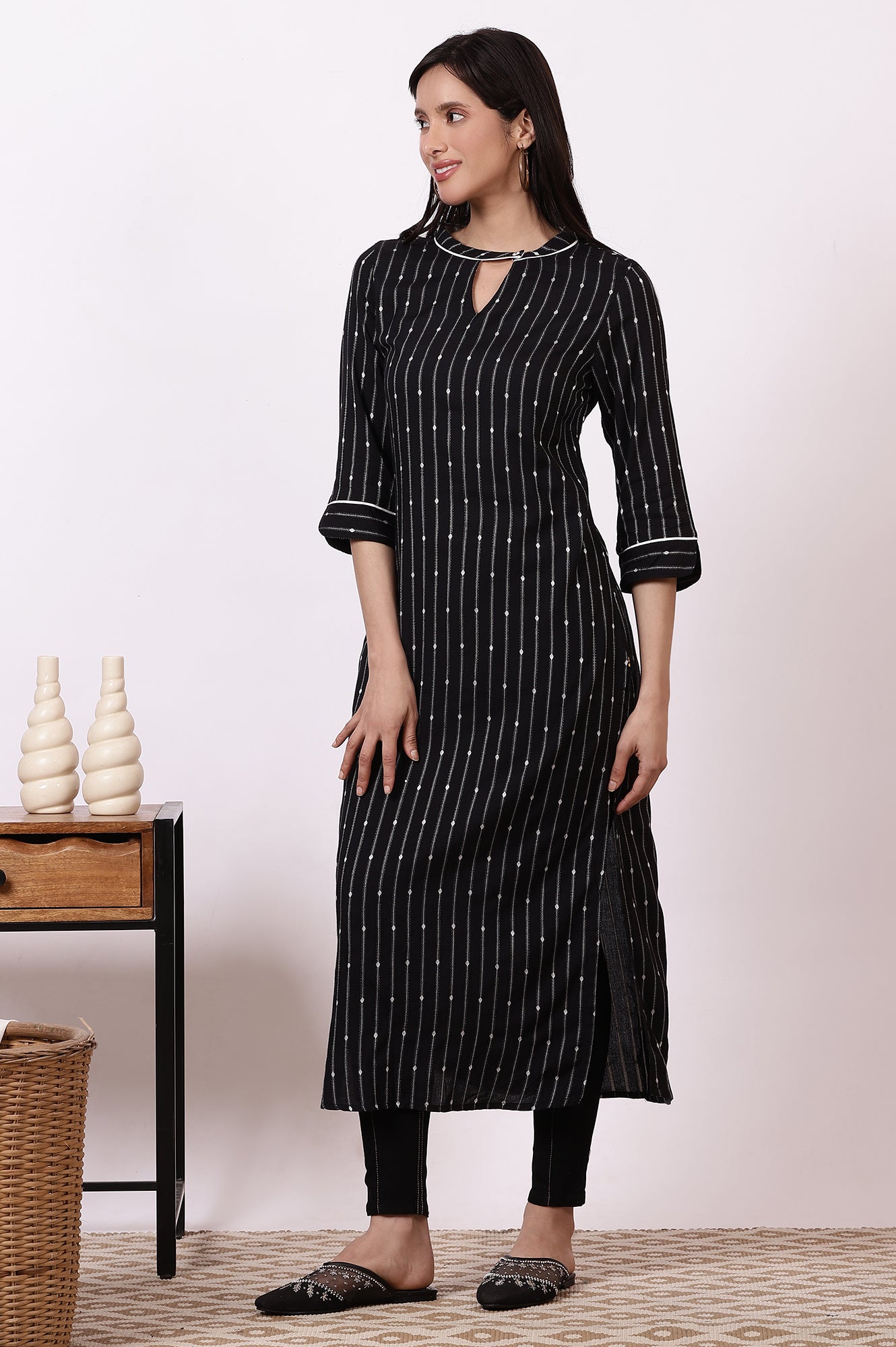 https://cdn.shopify.com/s/files/1/0776/0419/2550/files/ONAS14452-701933_4.jpg?v=1769763080