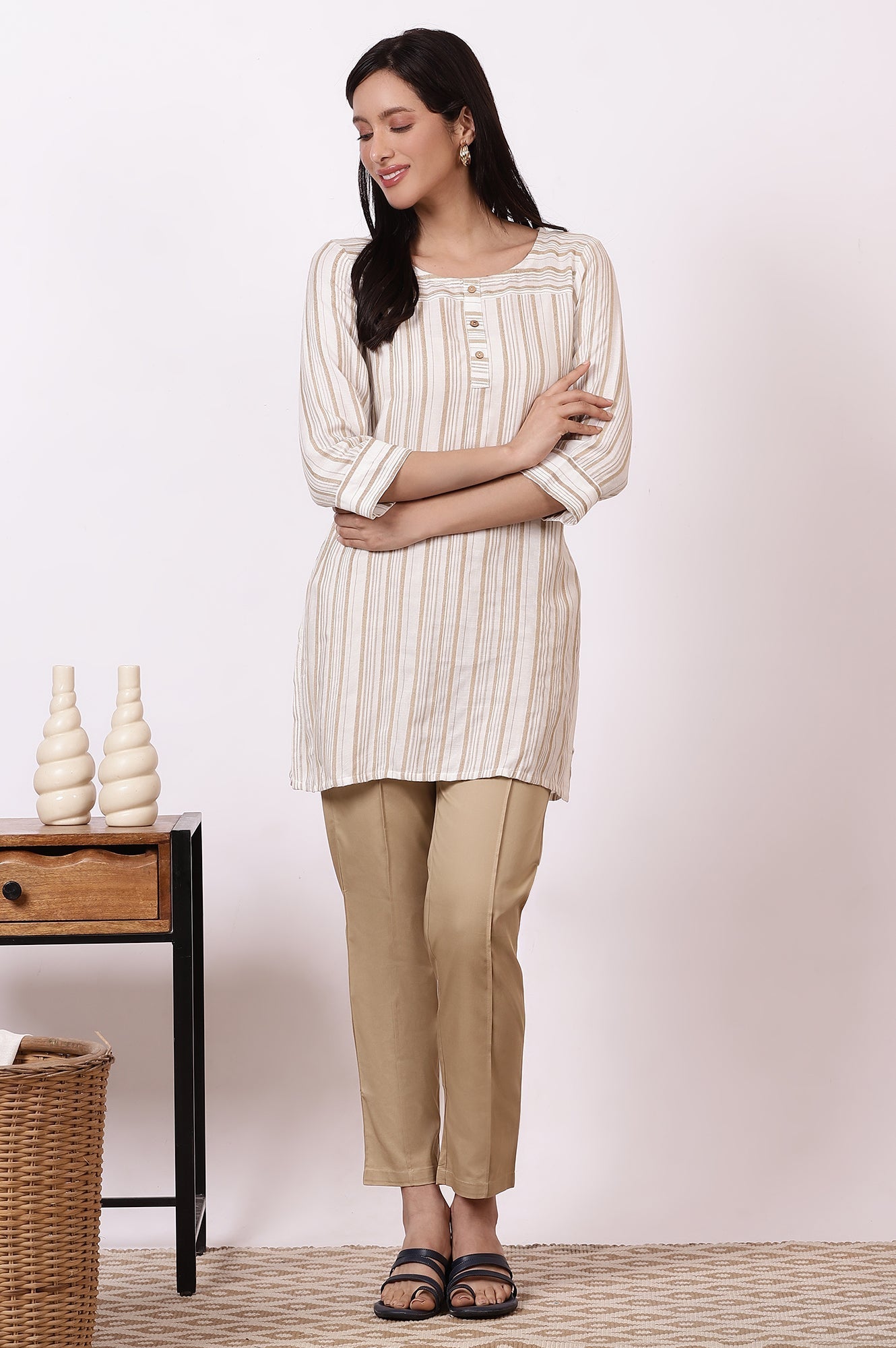 https://cdn.shopify.com/s/files/1/0776/0419/2550/files/ONAS30322-704120_2.jpg?v=1769763127