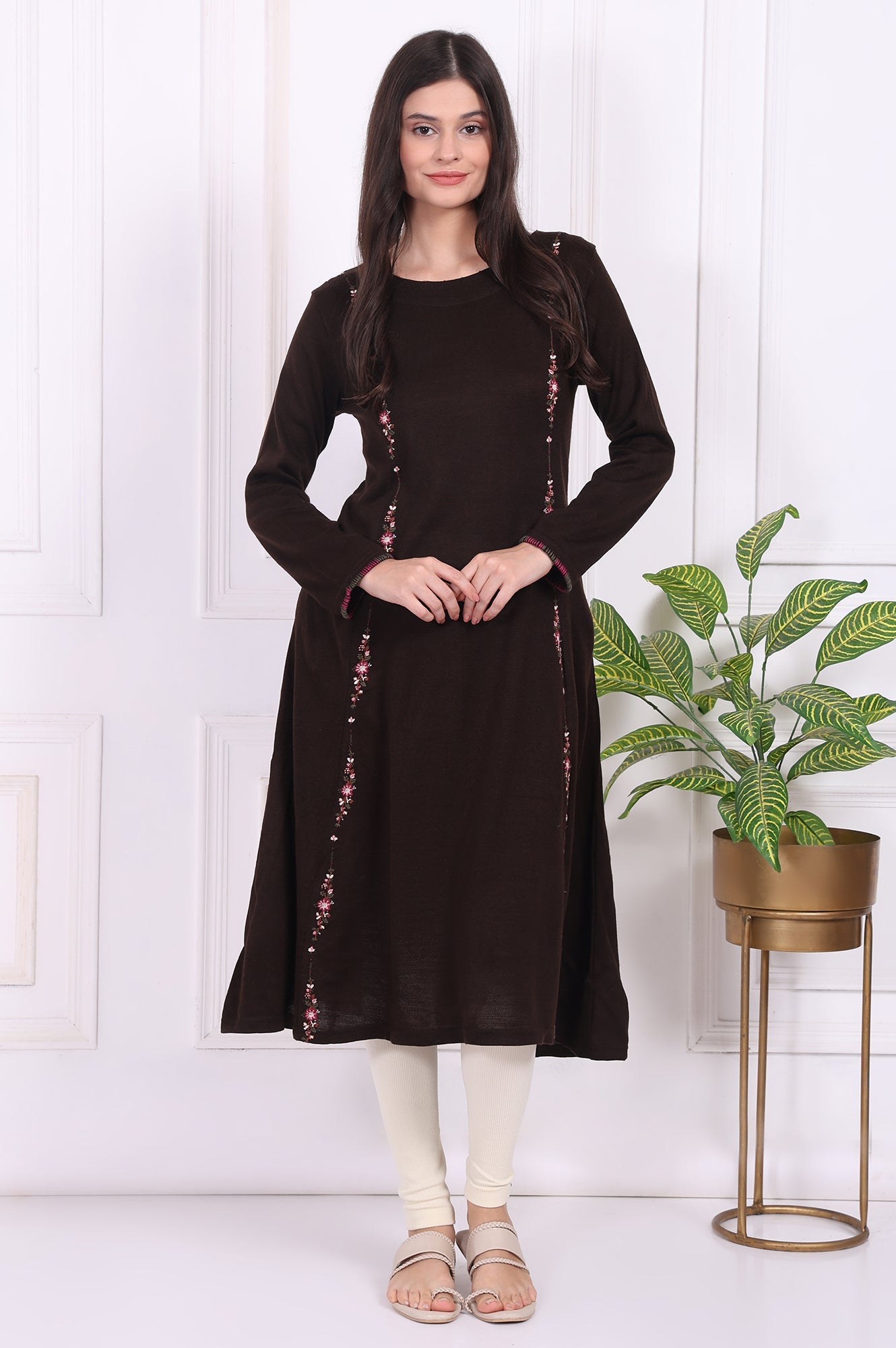 https://cdn.shopify.com/s/files/1/0776/0419/2550/files/W13309-224578_1.jpg?v=1764652166