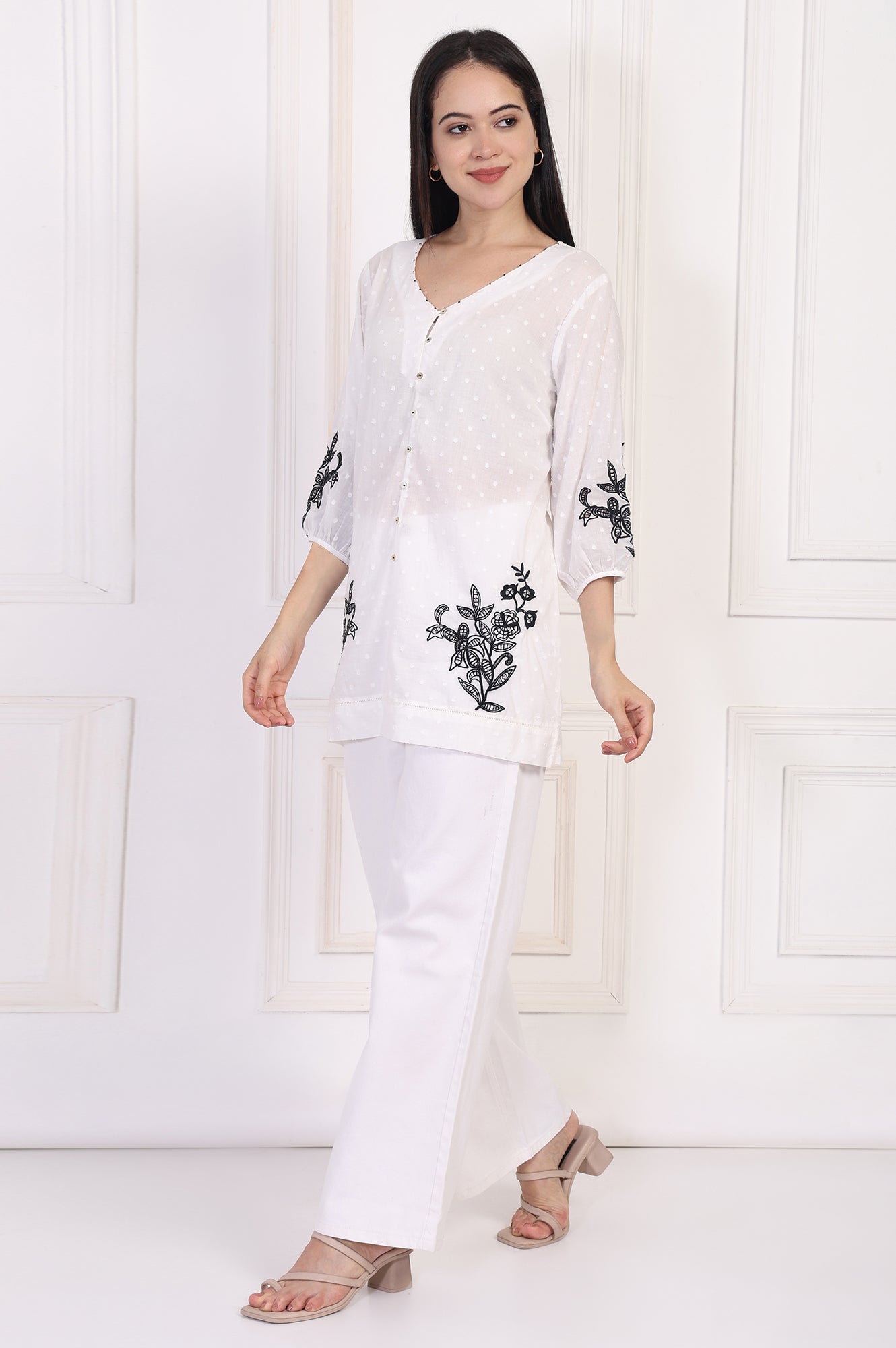 https://cdn.shopify.com/s/files/1/0776/0419/2550/files/W31335-223988_4.jpg?v=1761281141