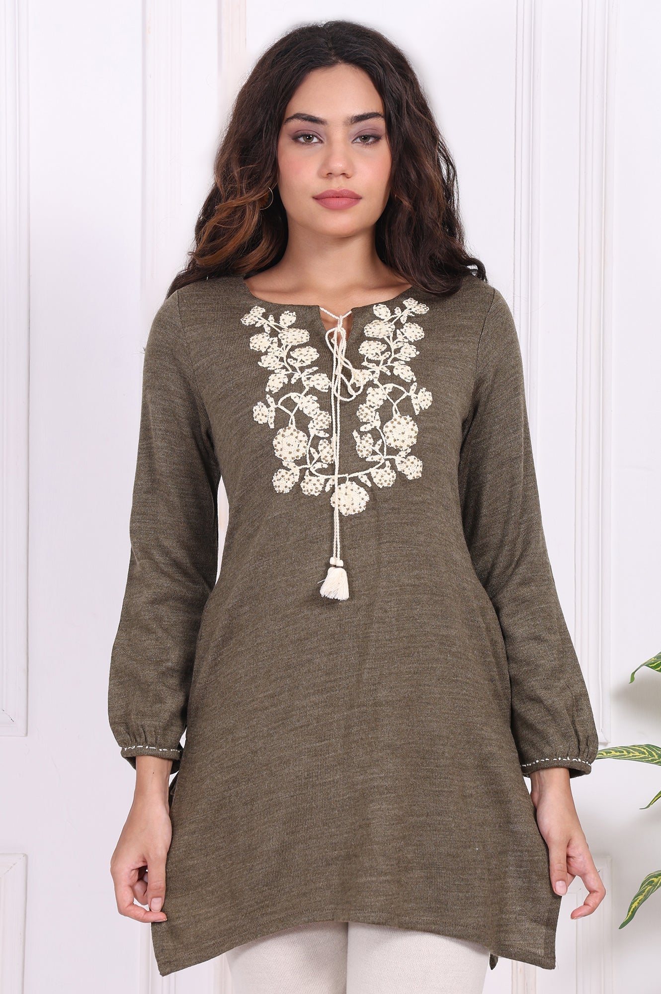 https://cdn.shopify.com/s/files/1/0776/0419/2550/files/W31428-223872_1.jpg?v=1762589060