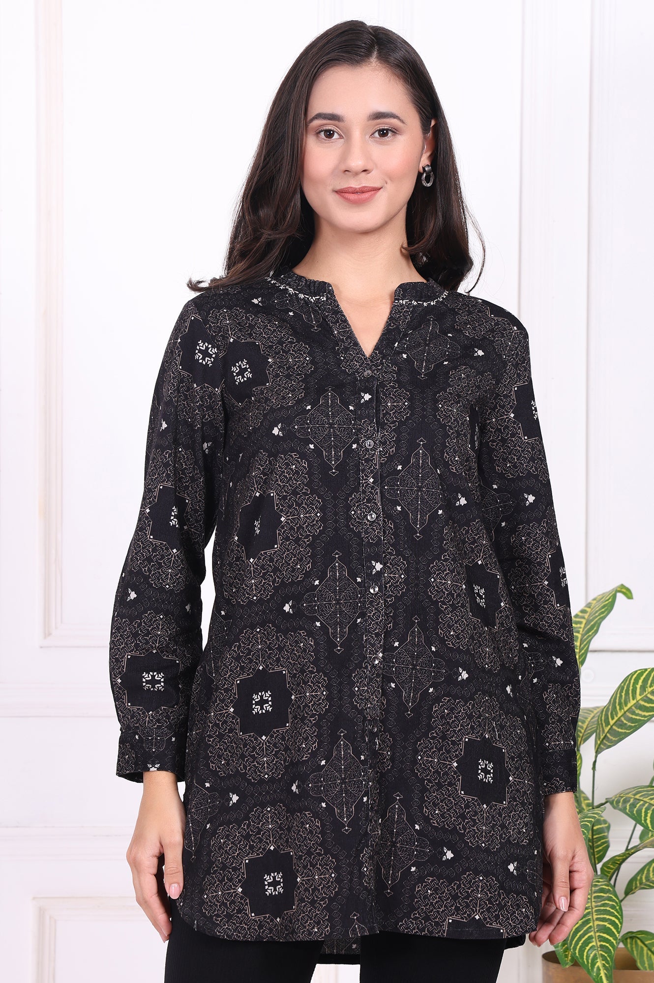 https://cdn.shopify.com/s/files/1/0776/0419/2550/files/W31441-126801_1.jpg?v=1764652185