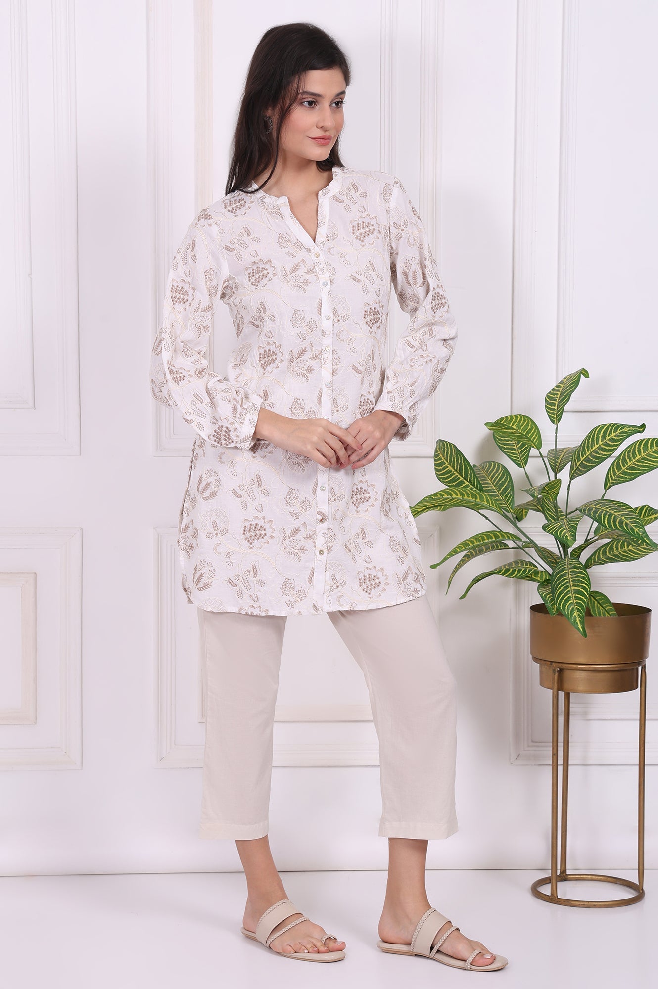 https://cdn.shopify.com/s/files/1/0776/0419/2550/files/W31518-401072_6.jpg?v=1764652185