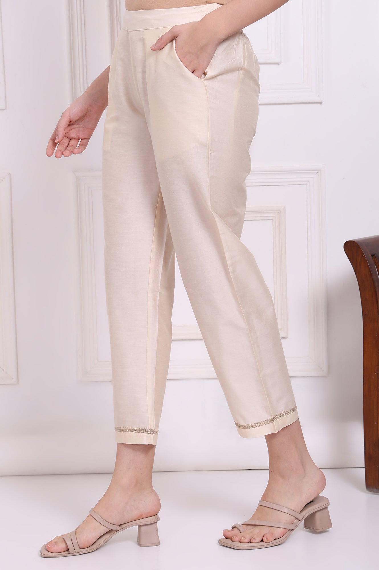 https://cdn.shopify.com/s/files/1/0776/0419/2550/files/W63274-224184_2.jpg?v=1750232193