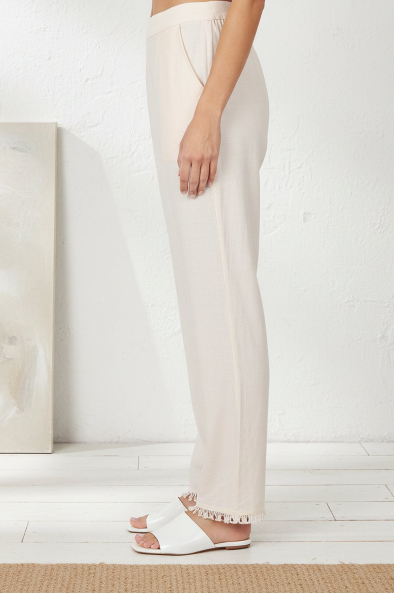 https://cdn.shopify.com/s/files/1/0776/0419/2550/files/W63341-224899_2.jpg?v=1769492304