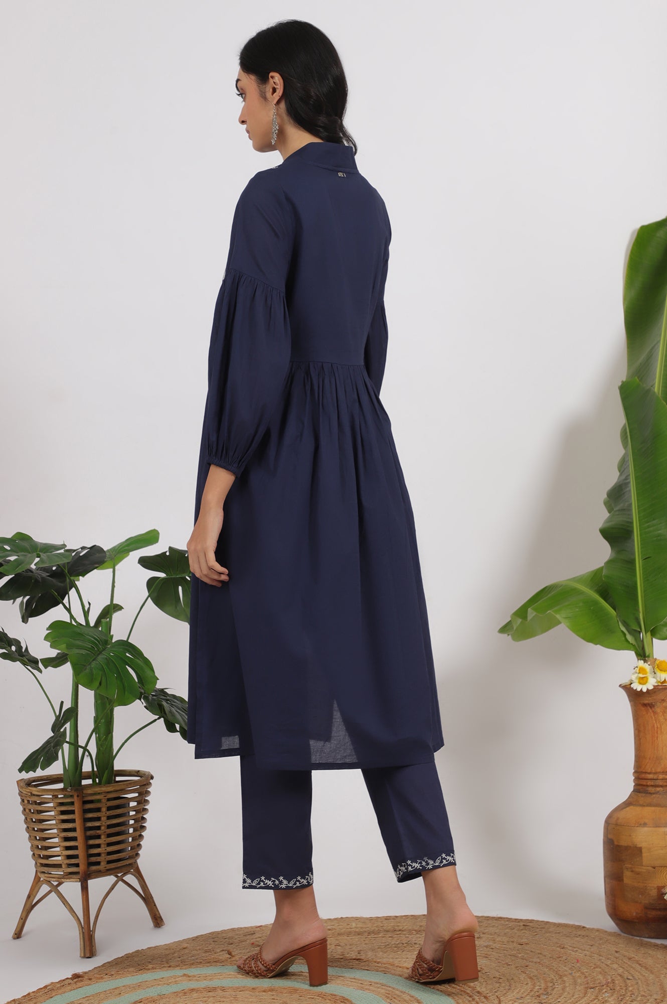 https://cdn.shopify.com/s/files/1/0776/0419/2550/files/WS12596-223228_5.jpg?v=1756280812