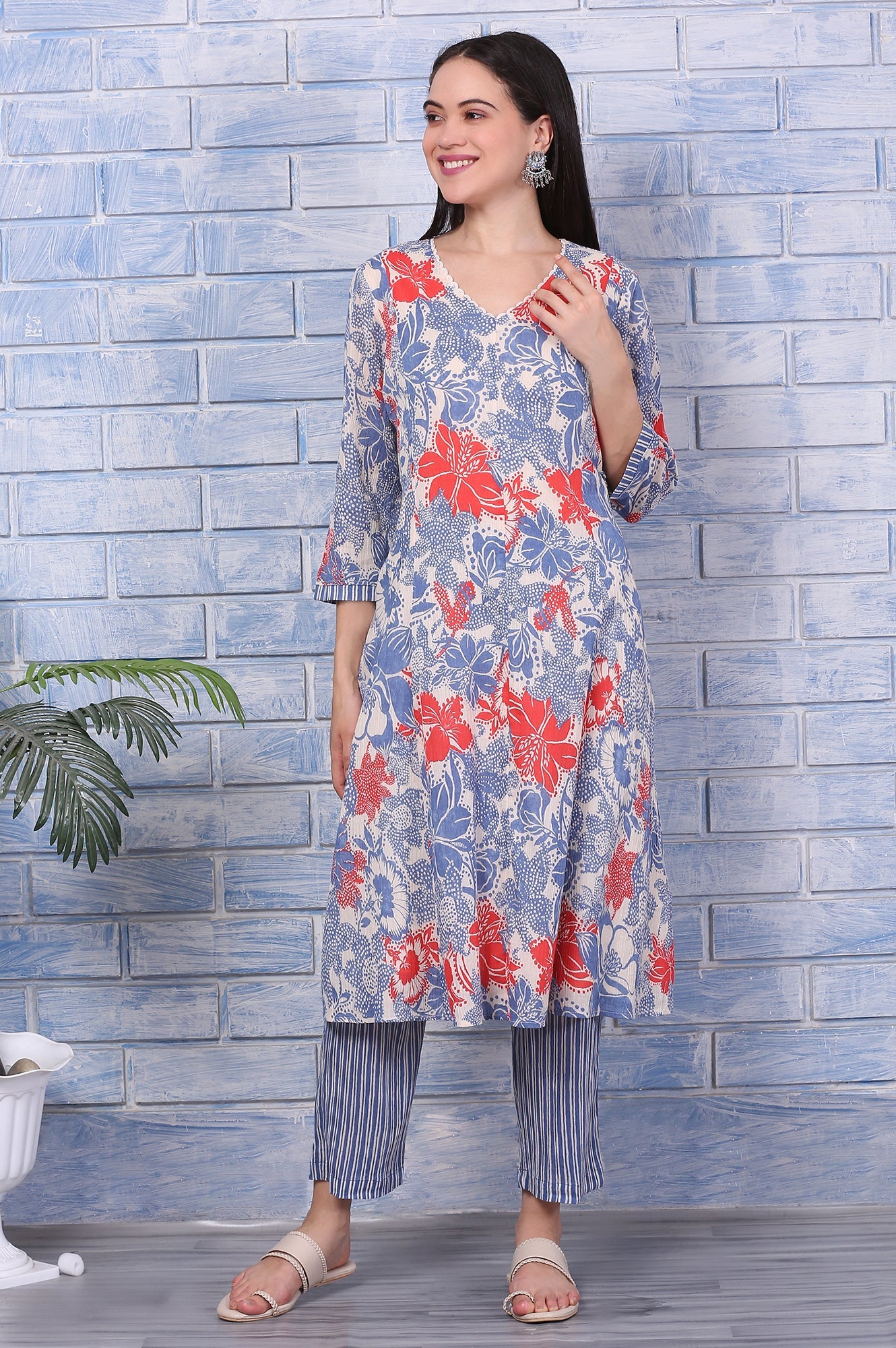 Off-White Bold Floral Printed Pure Cotton Straight Kurta and Pants Co-ord Set