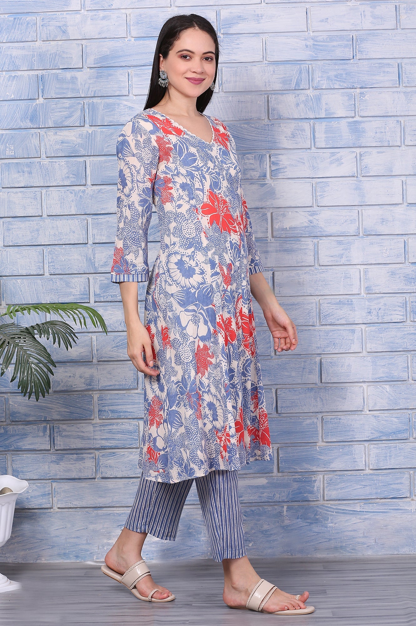 Off-White Bold Floral Printed Pure Cotton Straight Kurta and Pants Co-ord Set