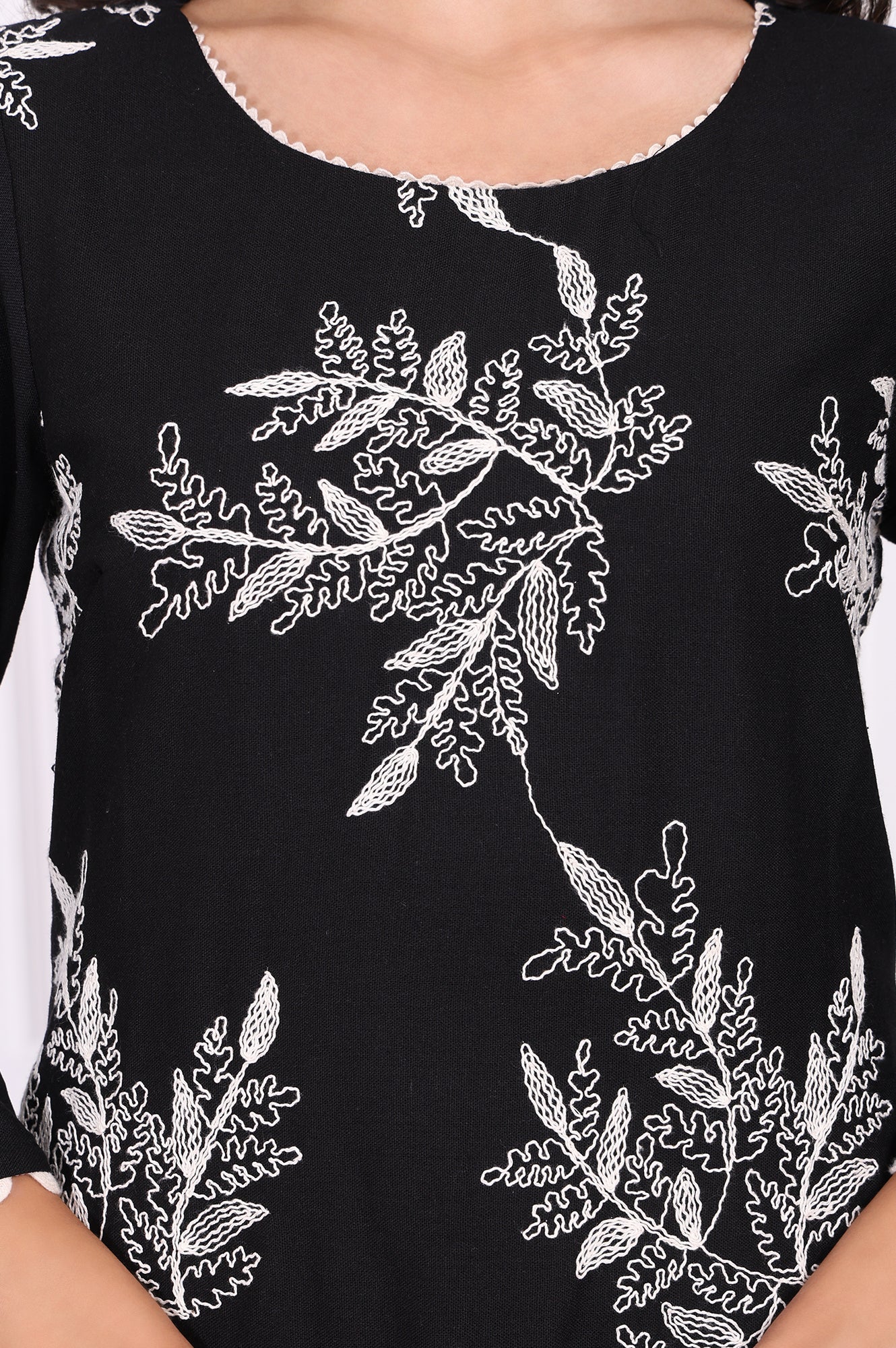 https://cdn.shopify.com/s/files/1/0776/0419/2550/files/WS13697-401066_3.jpg?v=1764652143
