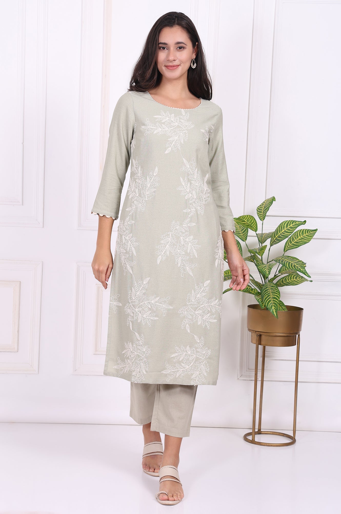 https://cdn.shopify.com/s/files/1/0776/0419/2550/files/WS13697-401078_2.jpg?v=1764652145