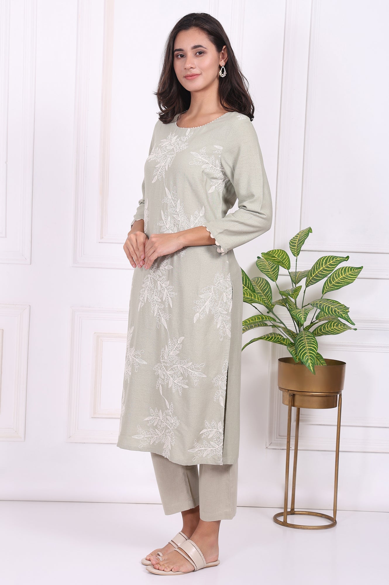 https://cdn.shopify.com/s/files/1/0776/0419/2550/files/WS13697-401078_4.jpg?v=1764652145
