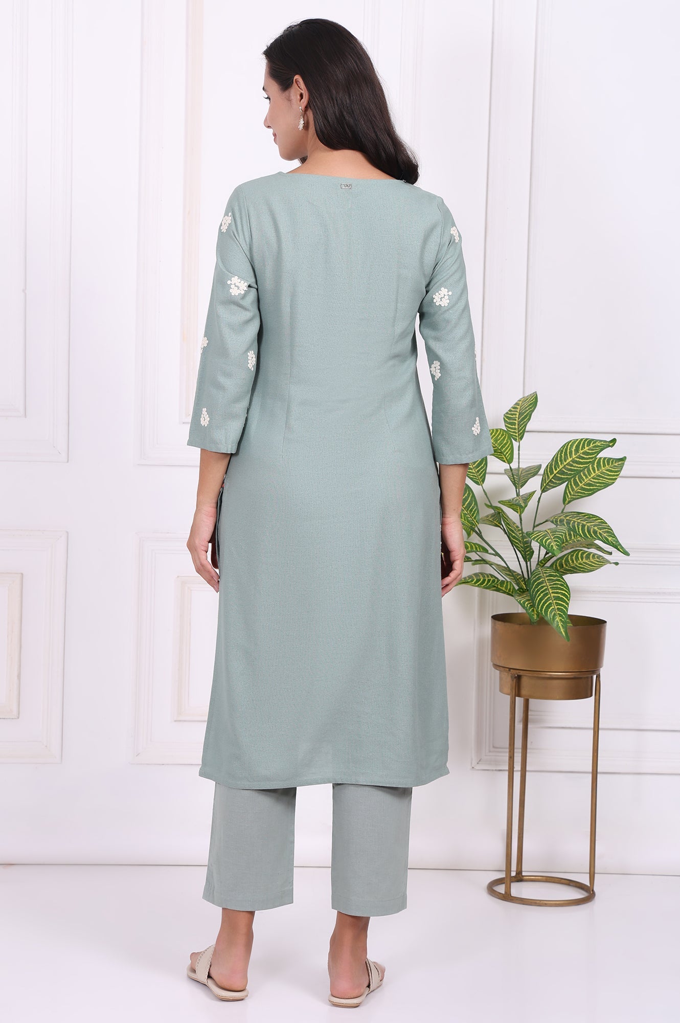 https://cdn.shopify.com/s/files/1/0776/0419/2550/files/WS13698-401067_5.jpg?v=1764652142