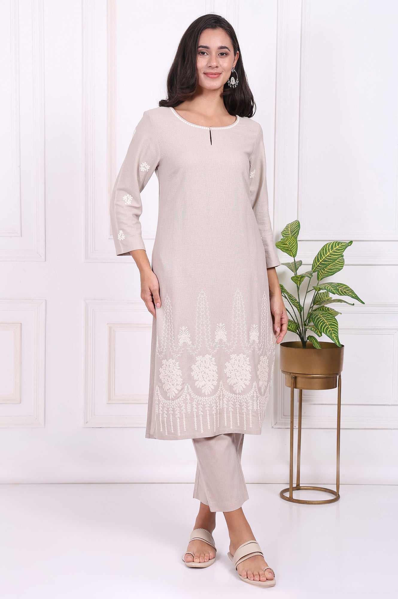 https://cdn.shopify.com/s/files/1/0776/0419/2550/files/WS13698-401068_1.jpg?v=1764652142