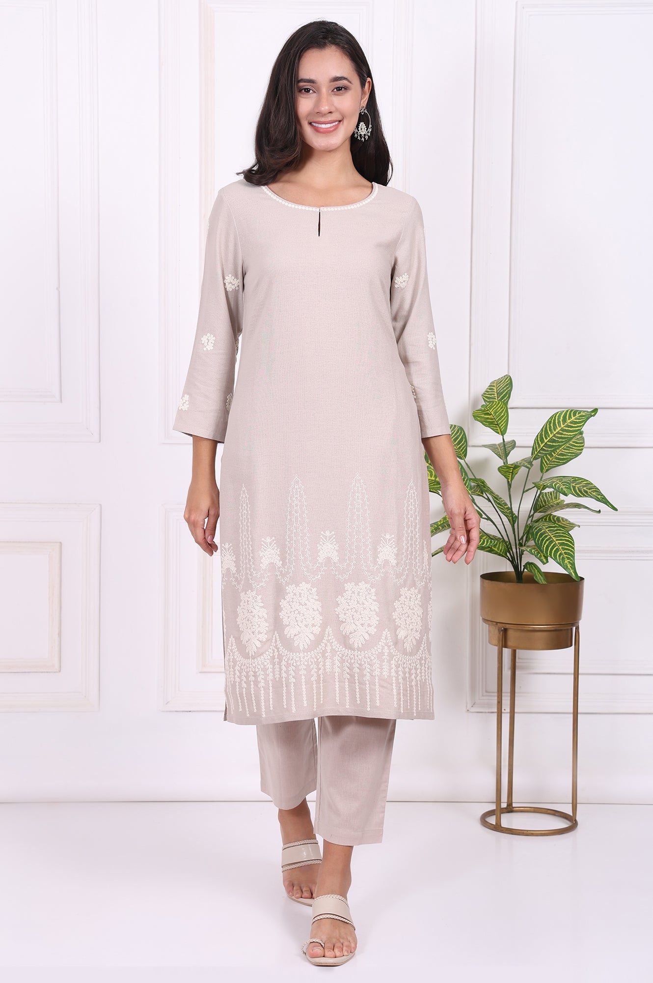 https://cdn.shopify.com/s/files/1/0776/0419/2550/files/WS13698-401068_2.jpg?v=1764652142