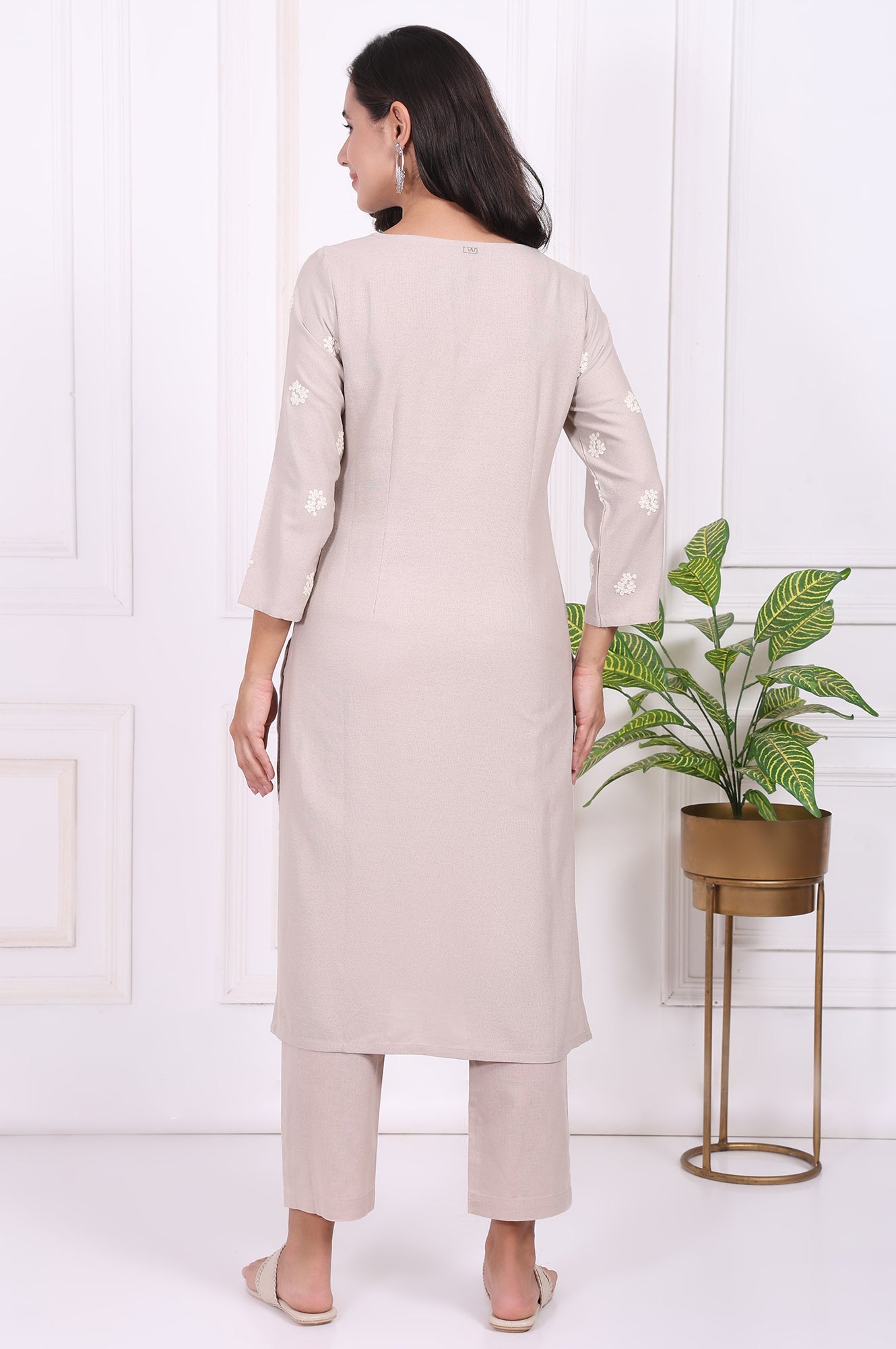 https://cdn.shopify.com/s/files/1/0776/0419/2550/files/WS13698-401068_5.jpg?v=1764652142
