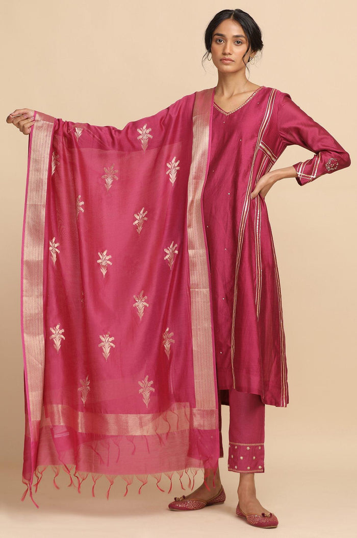 How to Style Your Dupatta with Kurta for a Chic Wedding Look