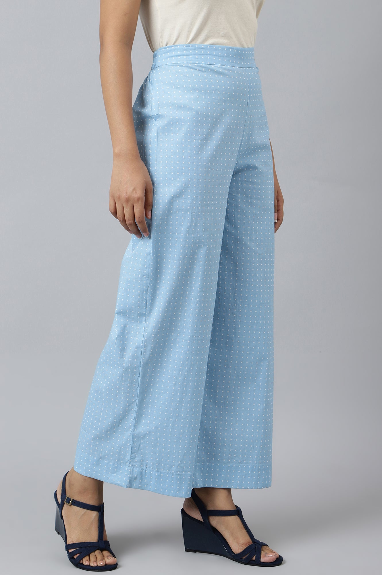 https://cdn.shopify.com/s/files/1/0776/0419/2550/files/22AUA60005-505715_3_255ef8d8-1478-4741-95dd-b49f6606d96a.jpg?v=1769764018
