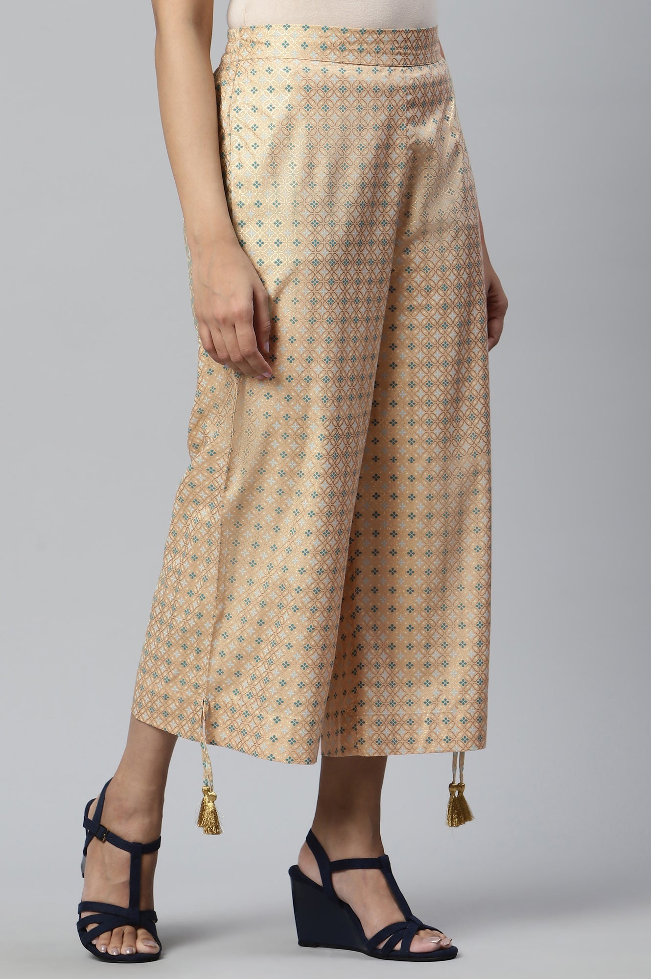 https://cdn.shopify.com/s/files/1/0776/0419/2550/files/22AUA60275-505166_4_038ca4b0-1a6d-4911-b745-97570b16e991.jpg?v=1769763279