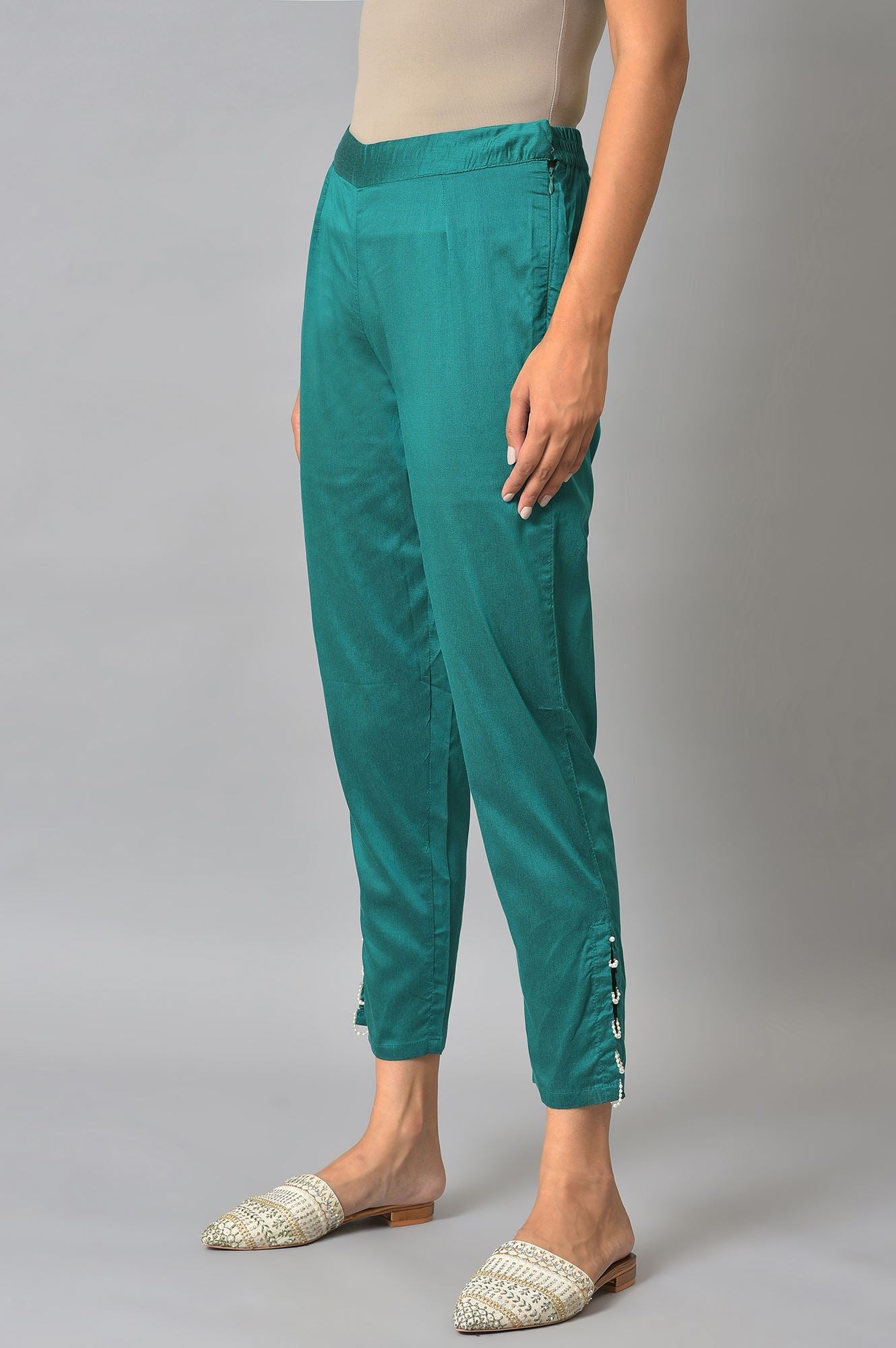 Green Floral Printed Straight Kurta with Slim Pant Set