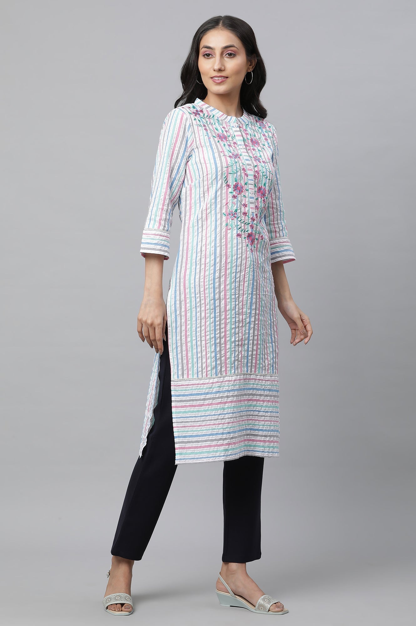 https://cdn.shopify.com/s/files/1/0776/0419/2550/files/23AUA14476-704543_5_6a73bc8e-0e89-47c7-b584-5a67acc4a9eb.jpg?v=1769689015