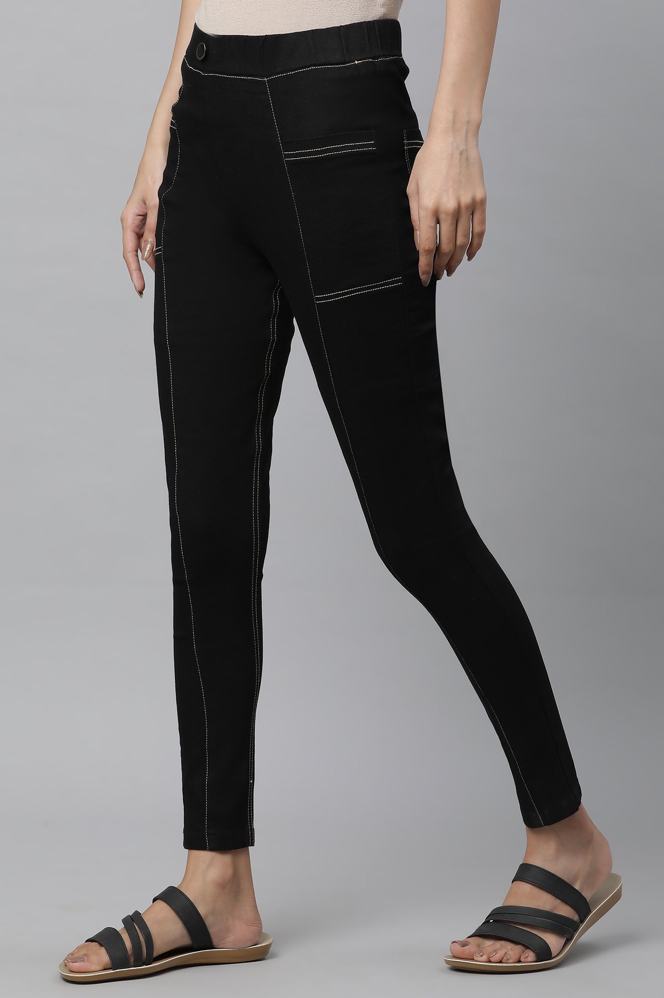 https://cdn.shopify.com/s/files/1/0776/0419/2550/files/23AUA60312-702277_2_59a856a0-bc9d-4e52-8985-84dea8add17d.jpg?v=1769763548