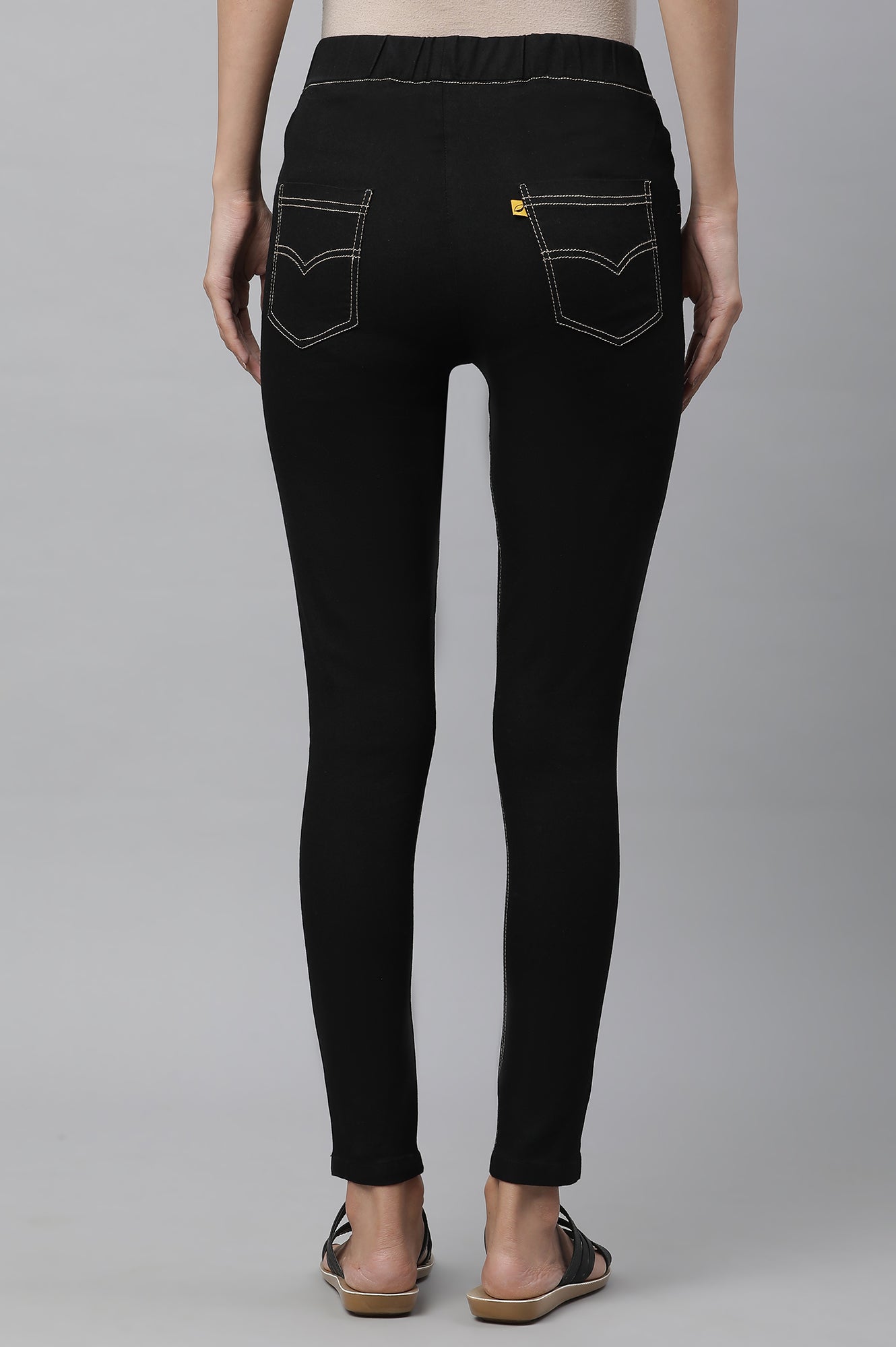 https://cdn.shopify.com/s/files/1/0776/0419/2550/files/23AUA60312-702277_4_a5da46d4-1f4b-45b1-b568-8bfcb397a0d6.jpg?v=1769763548
