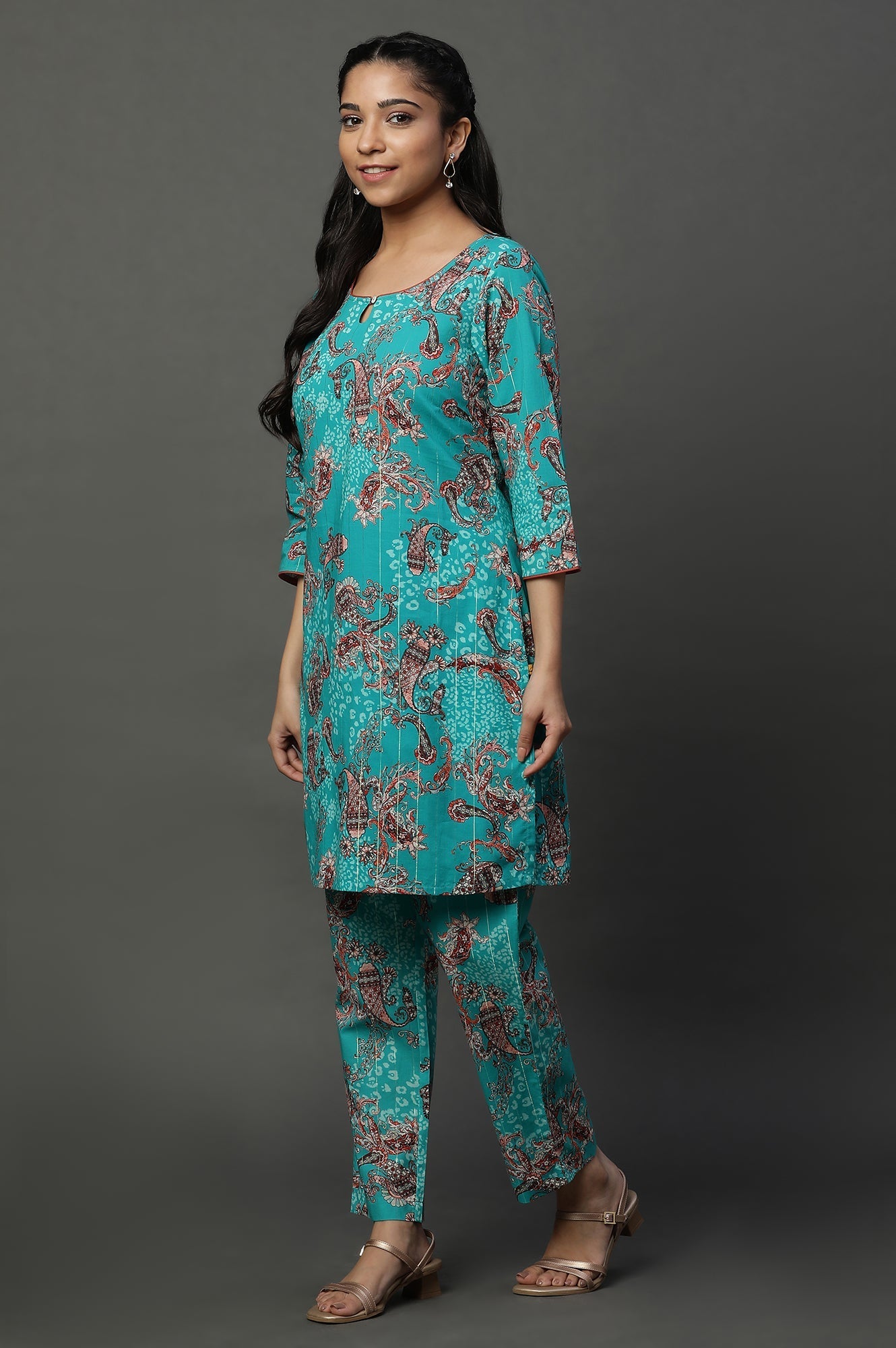 https://cdn.shopify.com/s/files/1/0776/0419/2550/files/23AUAS14765-507447_3.jpg?v=1769748475