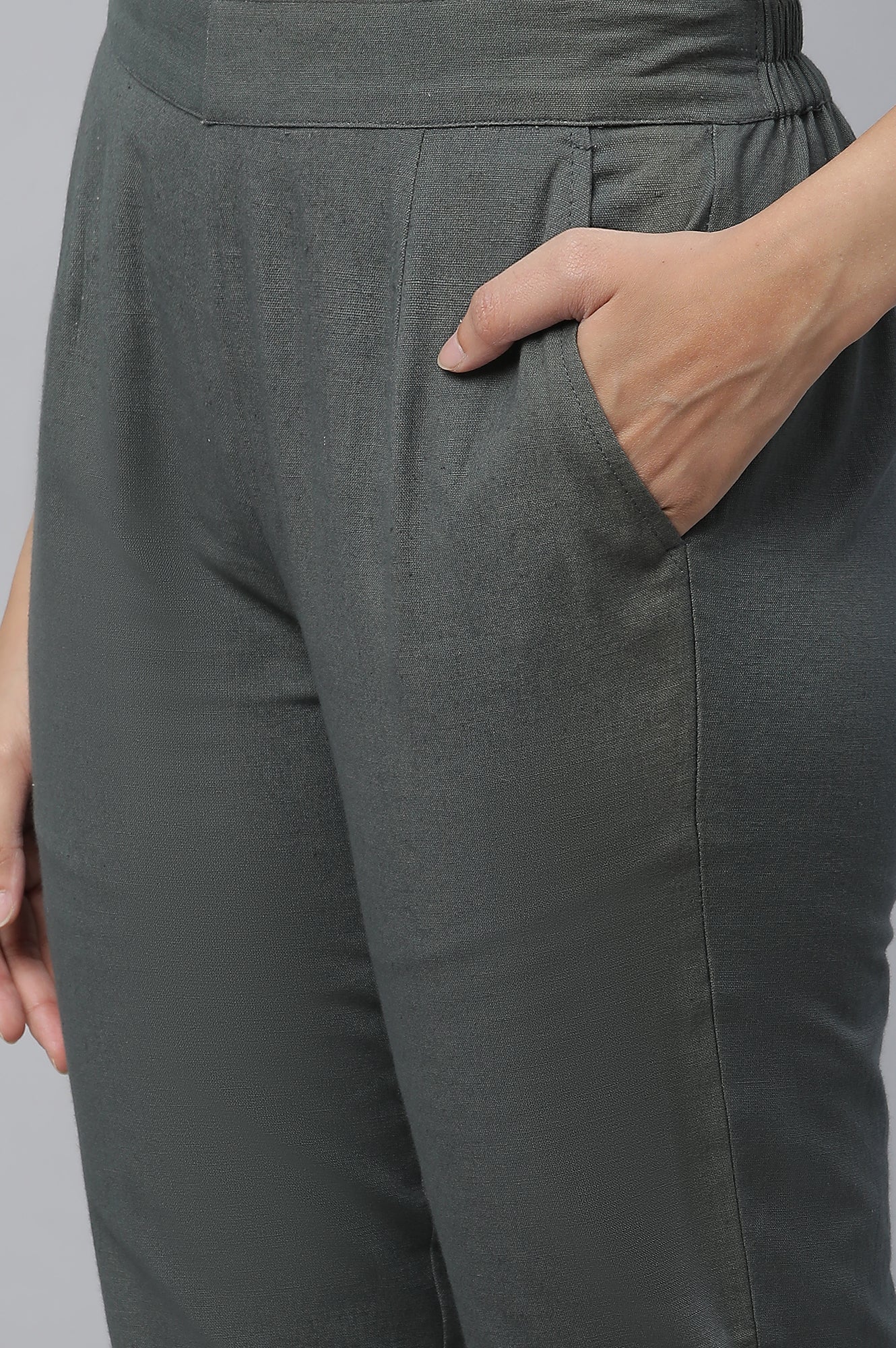 https://cdn.shopify.com/s/files/1/0776/0419/2550/files/23AUAS14941-702948_5.jpg?v=1769759360