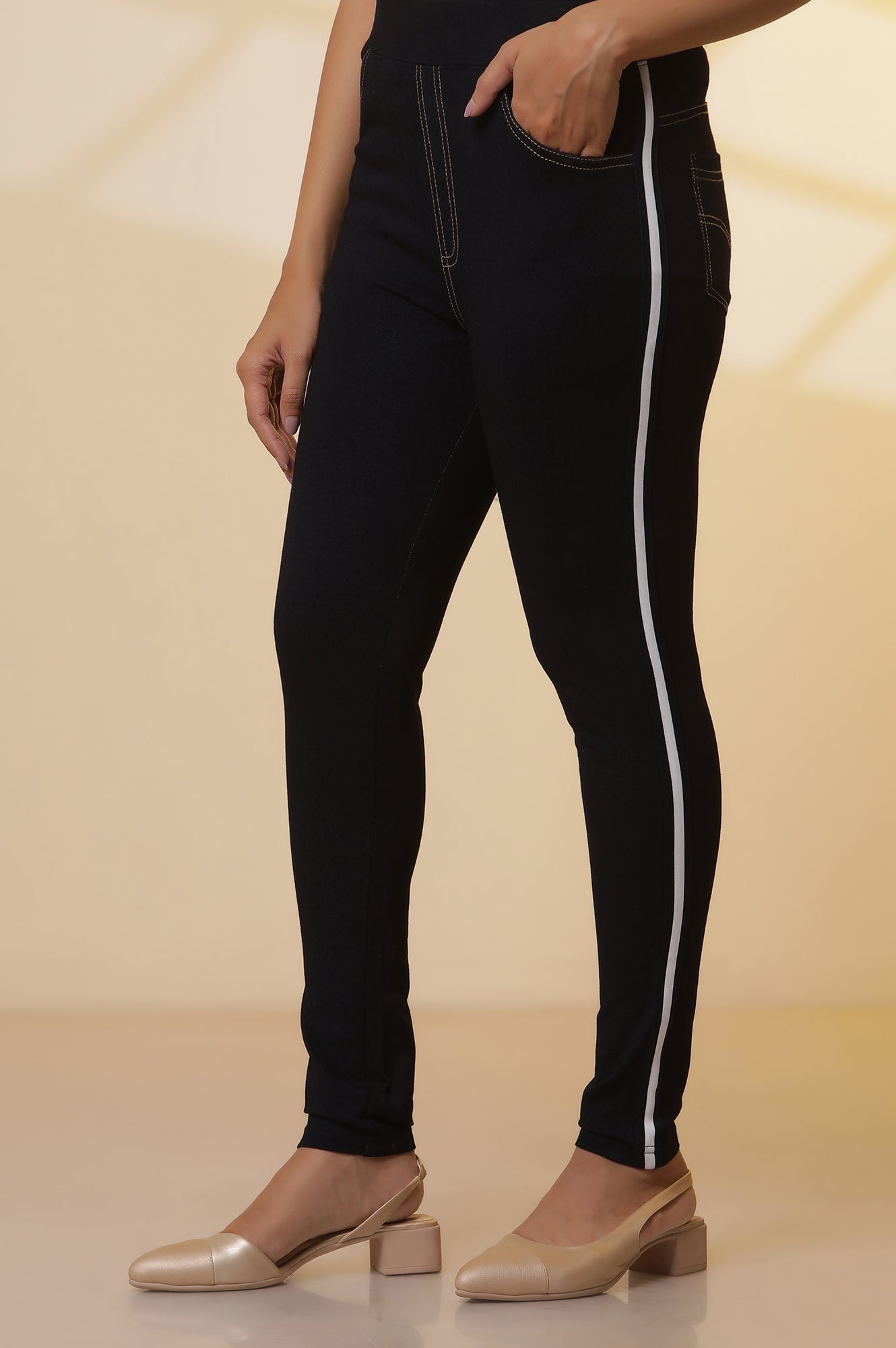 https://cdn.shopify.com/s/files/1/0776/0419/2550/files/23AUAS15096-507455_9.jpg?v=1769757408