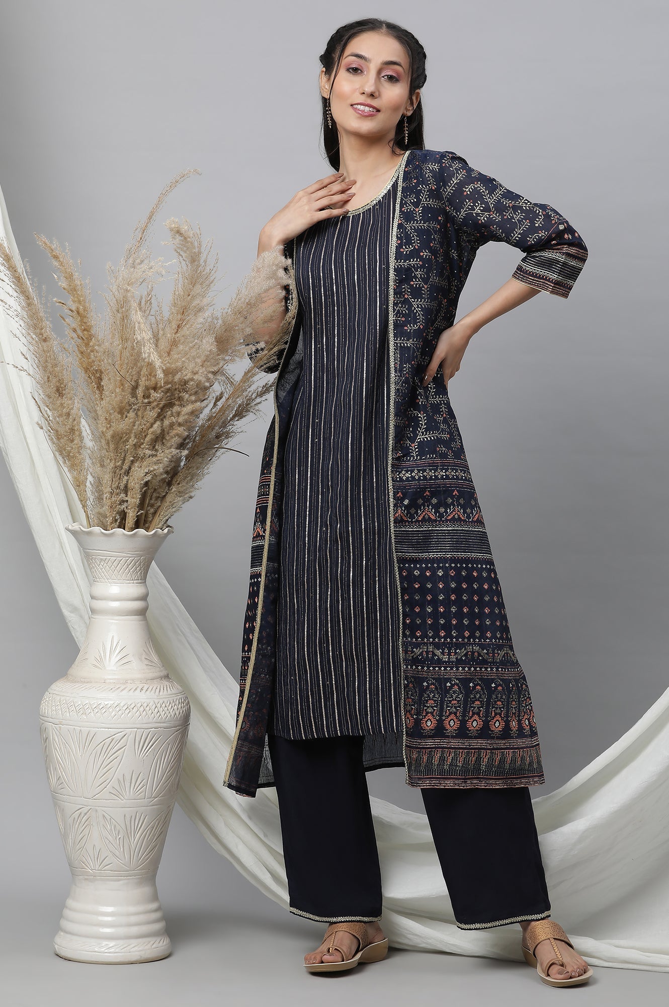 https://cdn.shopify.com/s/files/1/0776/0419/2550/files/23AUD14603-506298_1_a817921f-6b2c-4498-896a-d8b972a5f6c6.jpg?v=1769761313