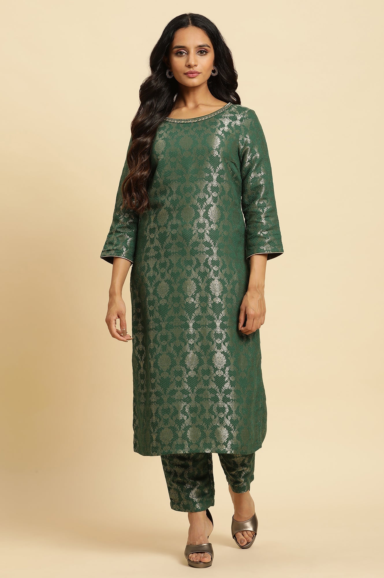 Green Floral Jacquard Metallic Embroidery Straight Rayon Kurta