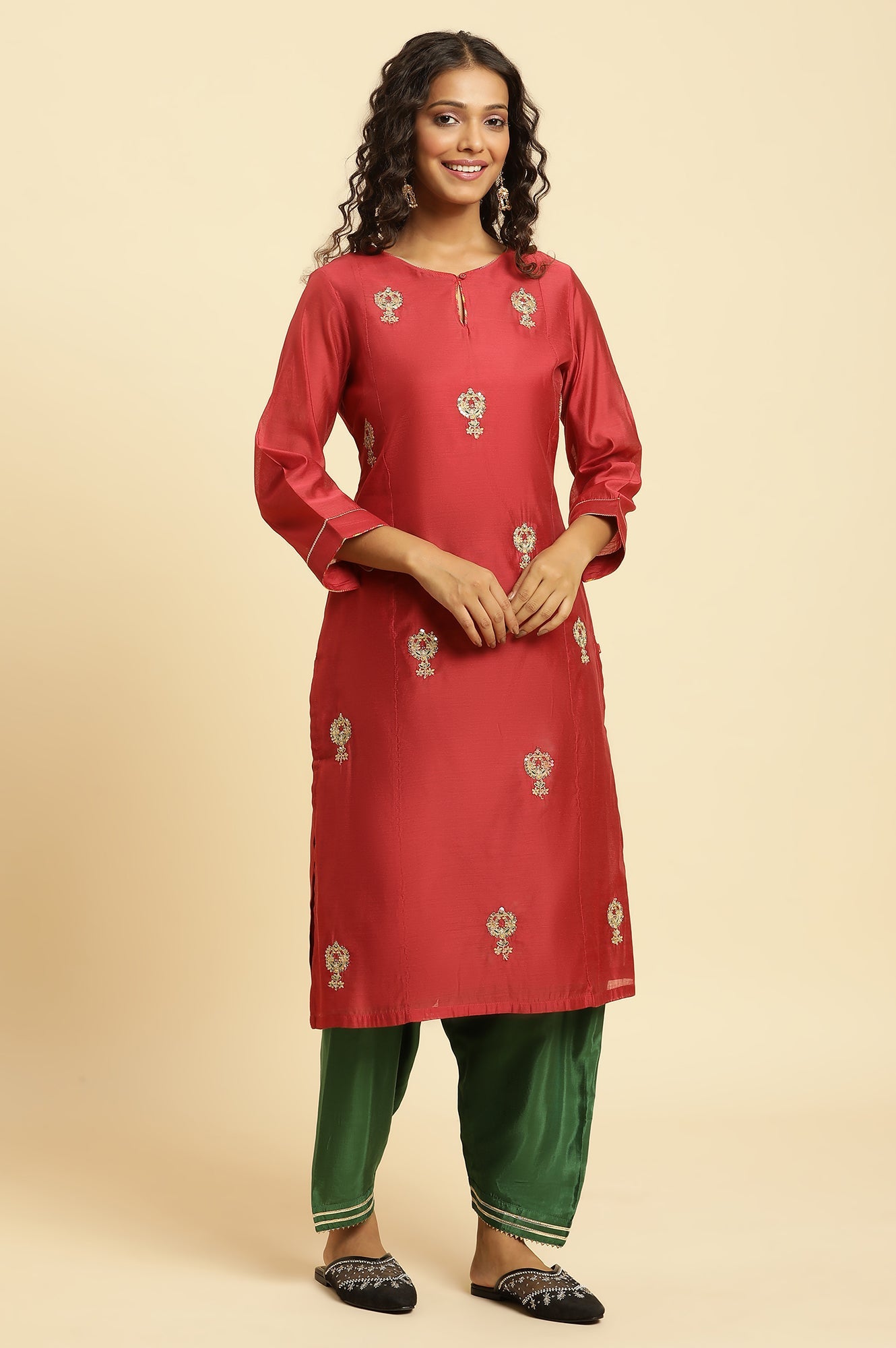 Red Solid Embroidered Dori Straight Chanderi Kurta